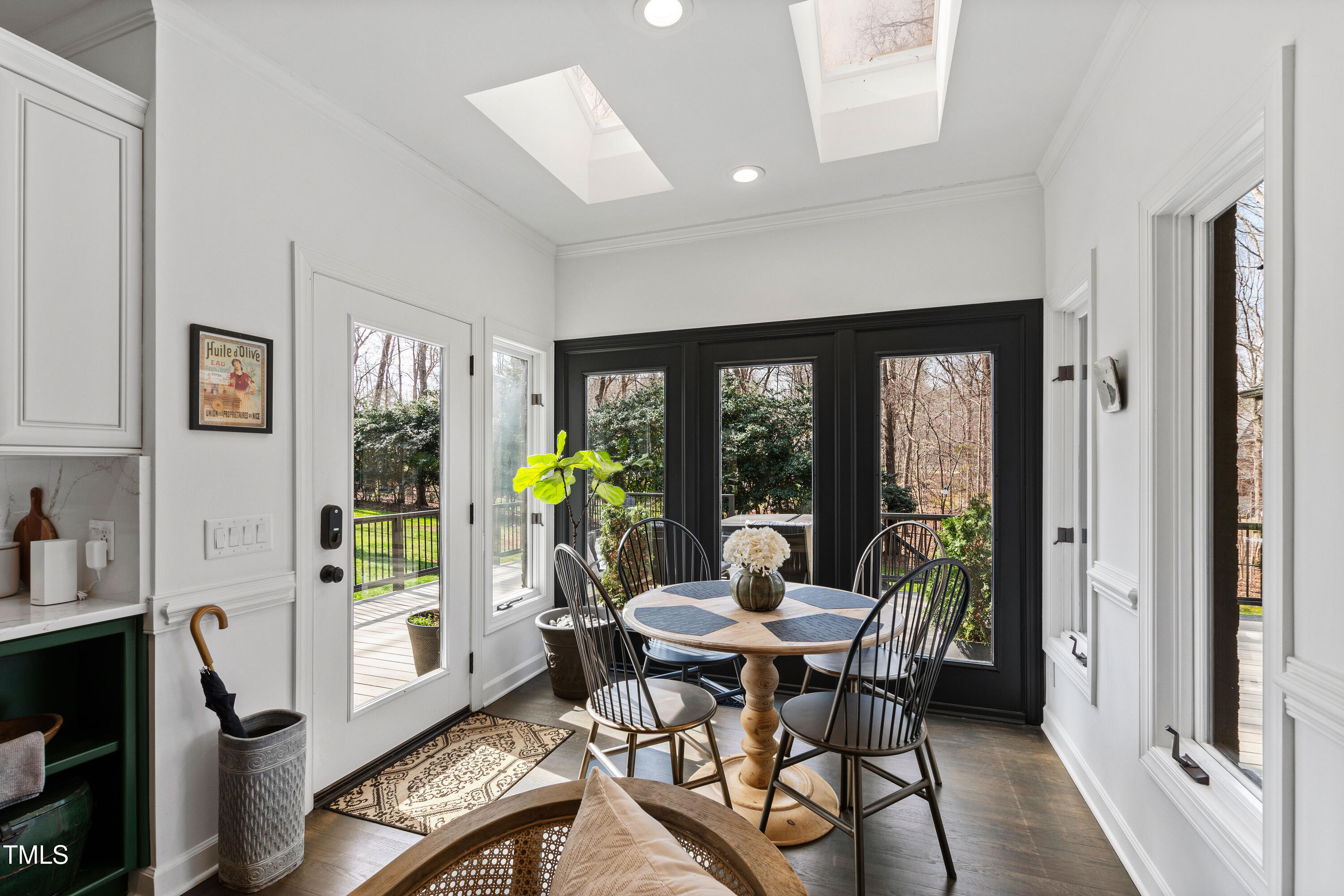 10805 The Olde Place