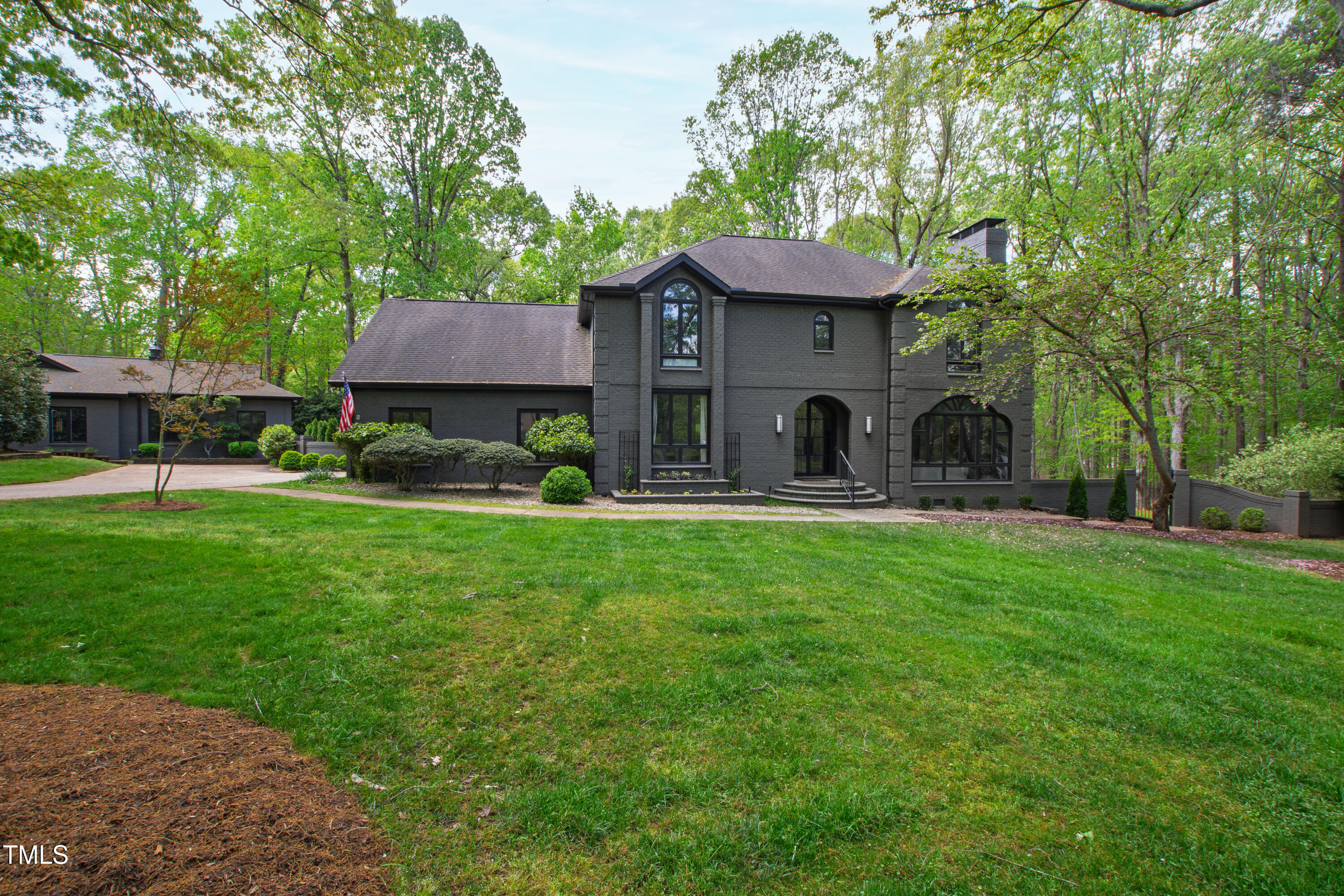 10805 The Olde Place