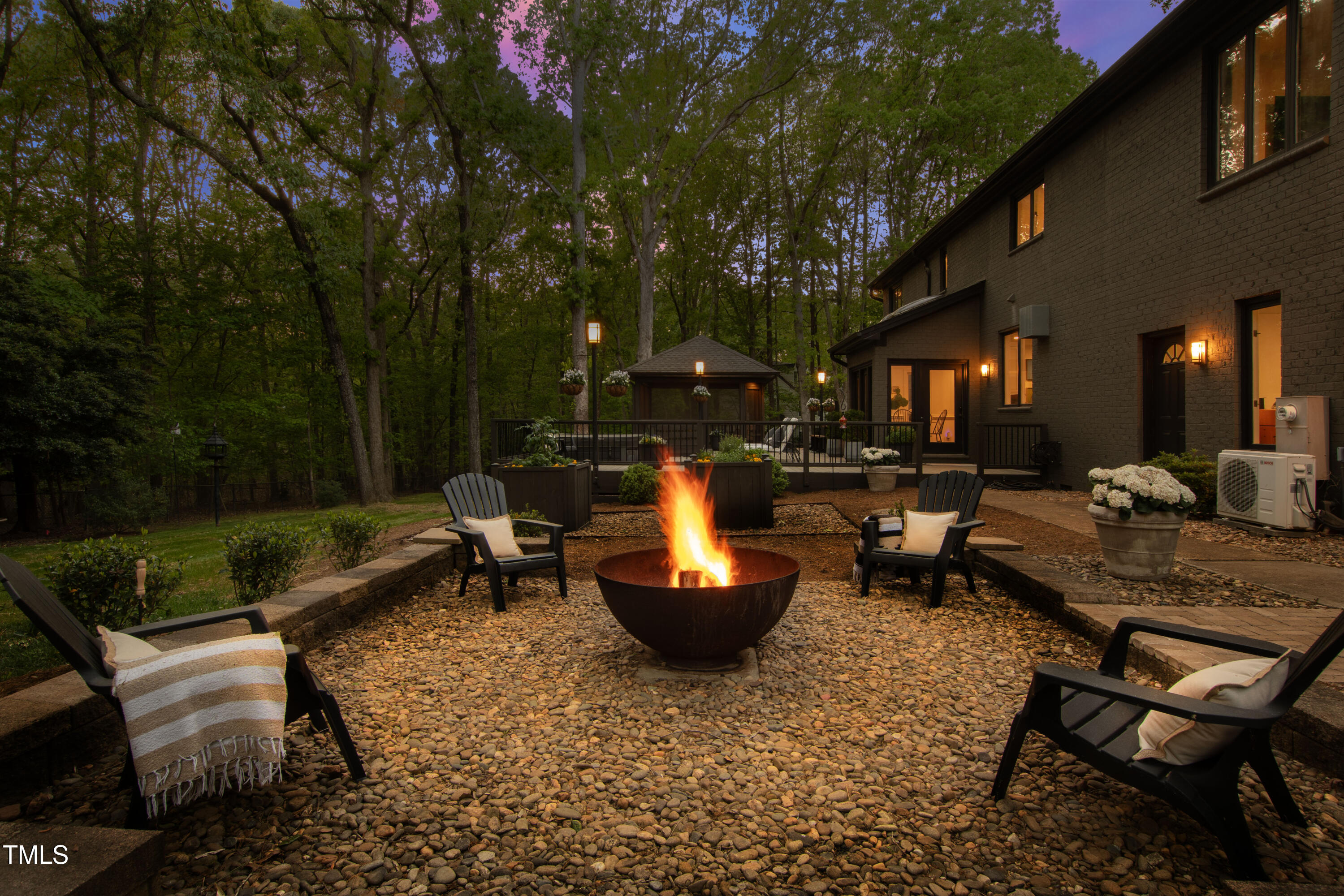 10805 The Olde Place