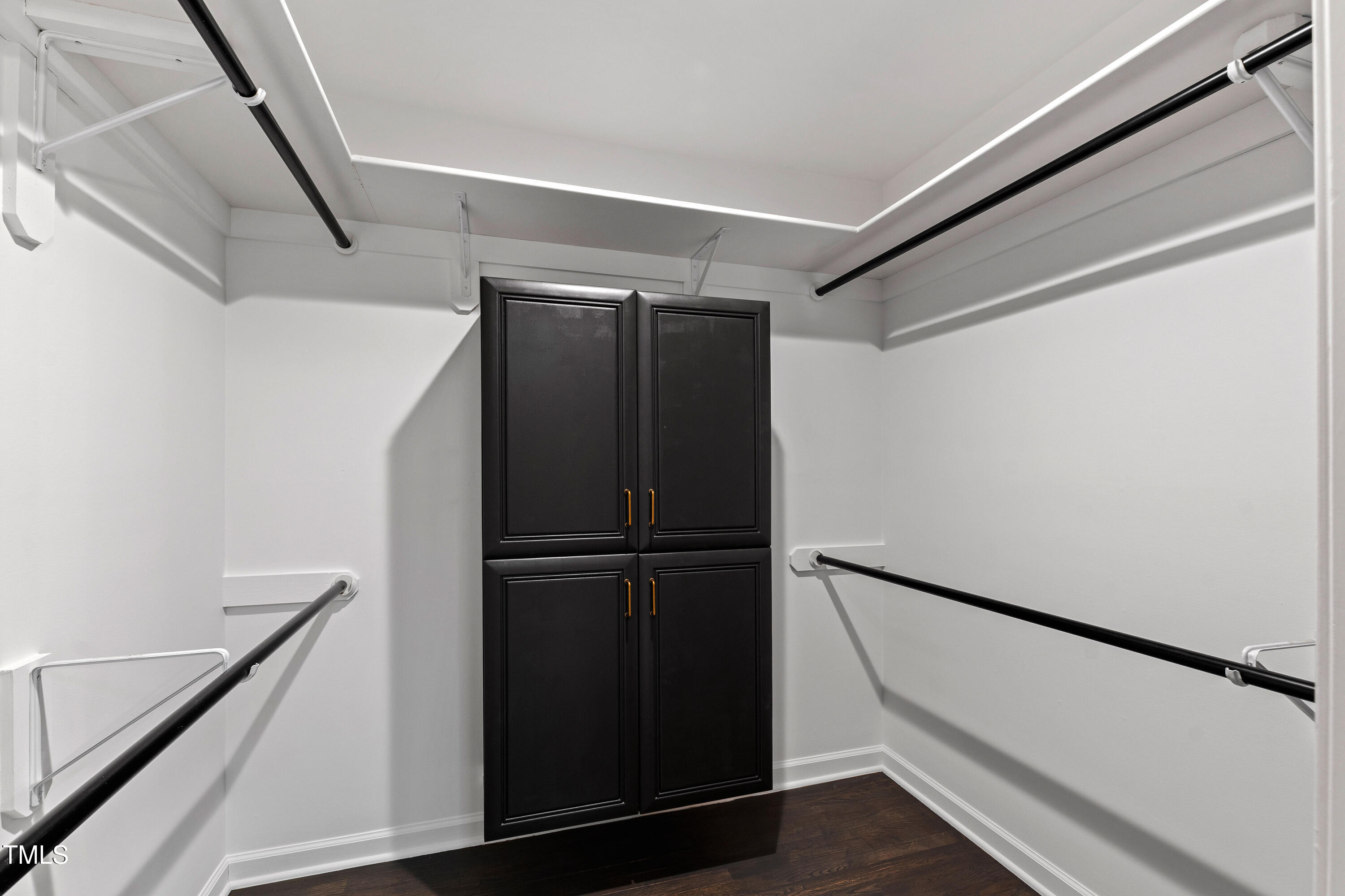 10805 The Olde Place