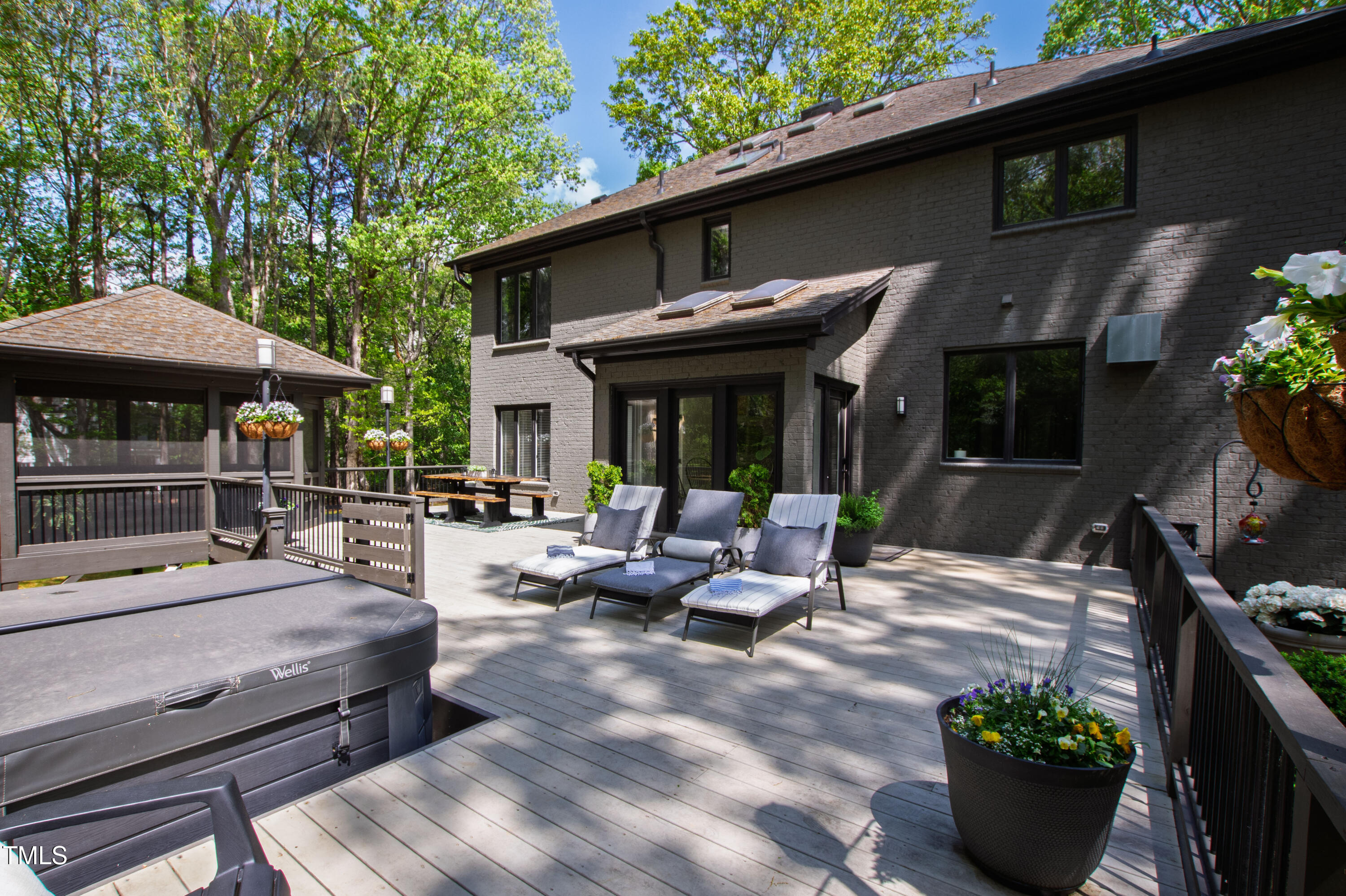 10805 The Olde Place