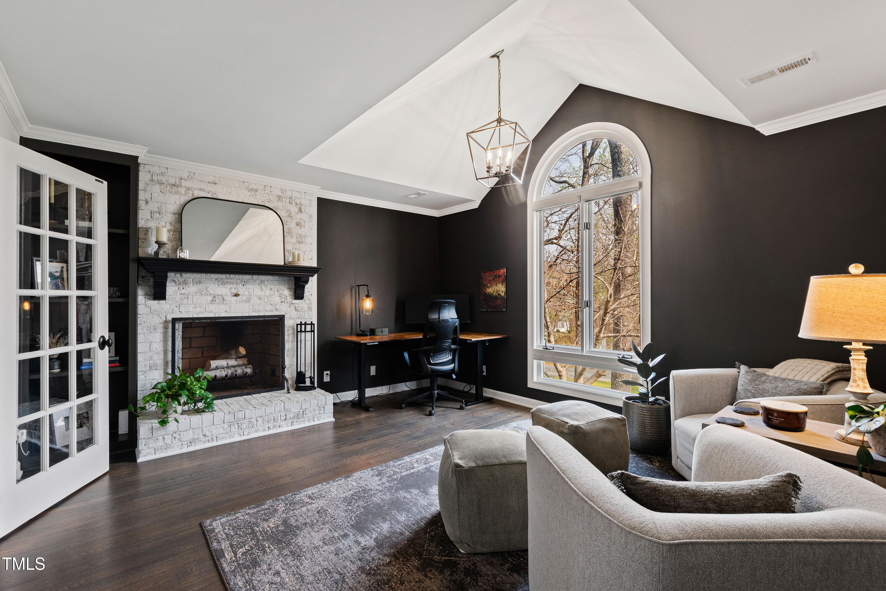 10805 The Olde Place