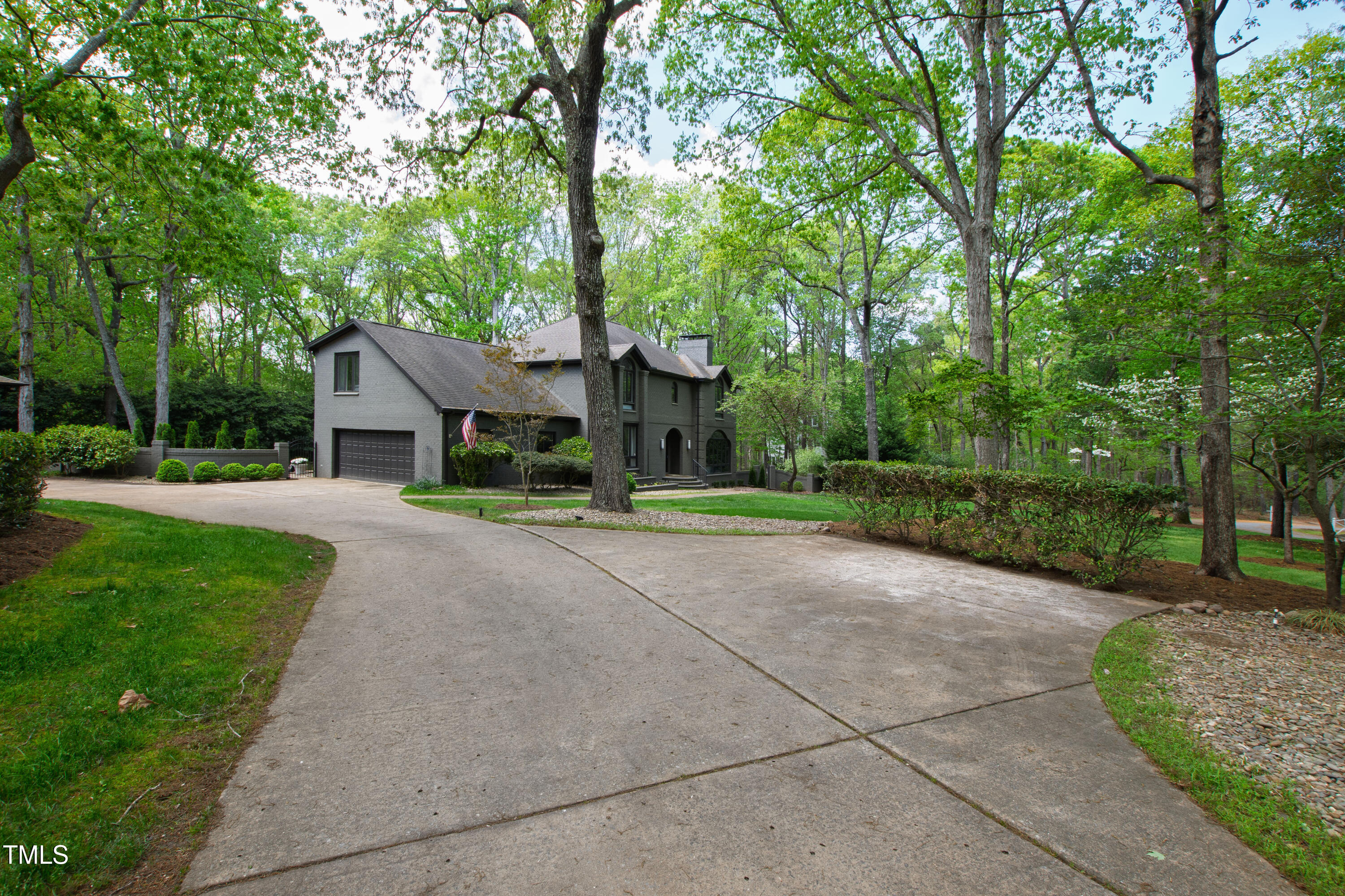 10805 The Olde Place