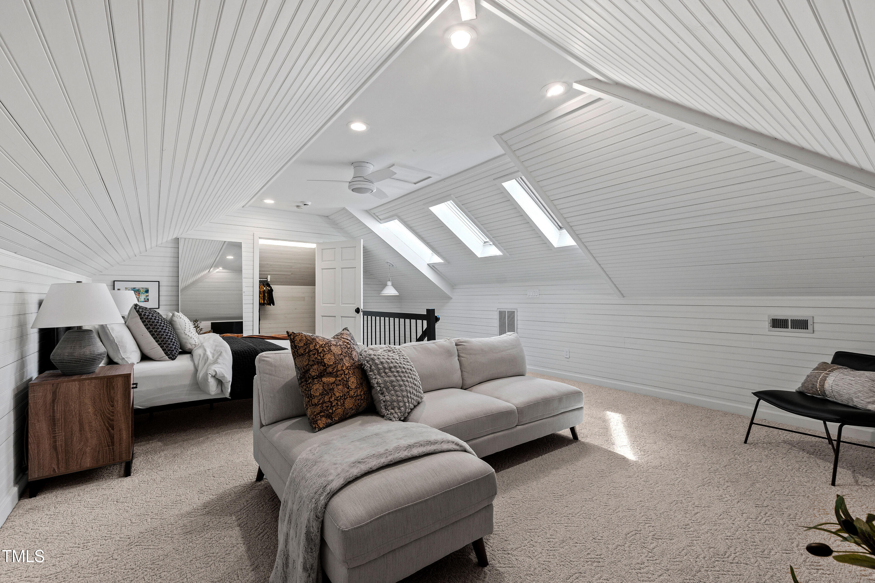 10805 The Olde Place