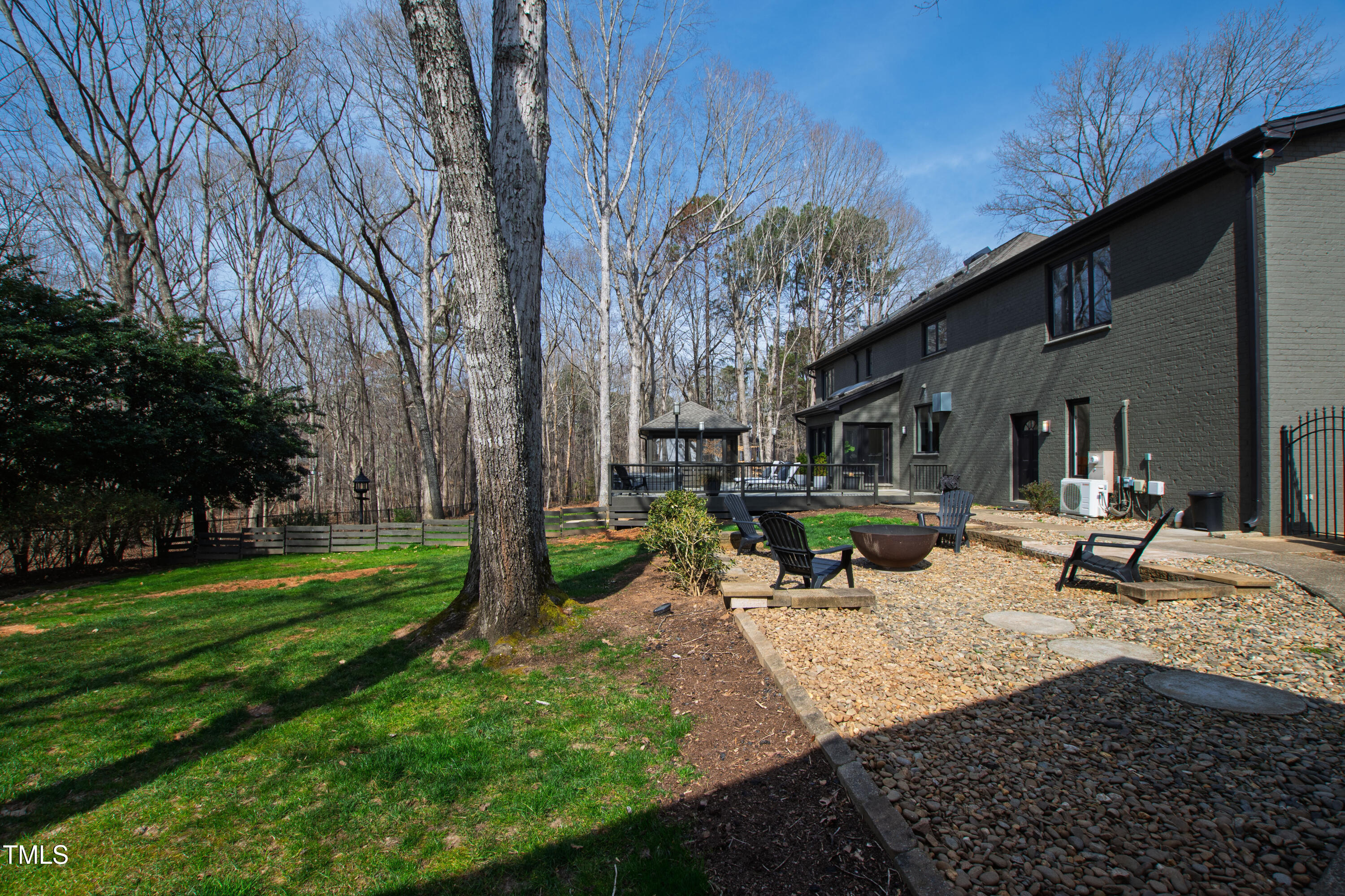 10805 The Olde Place