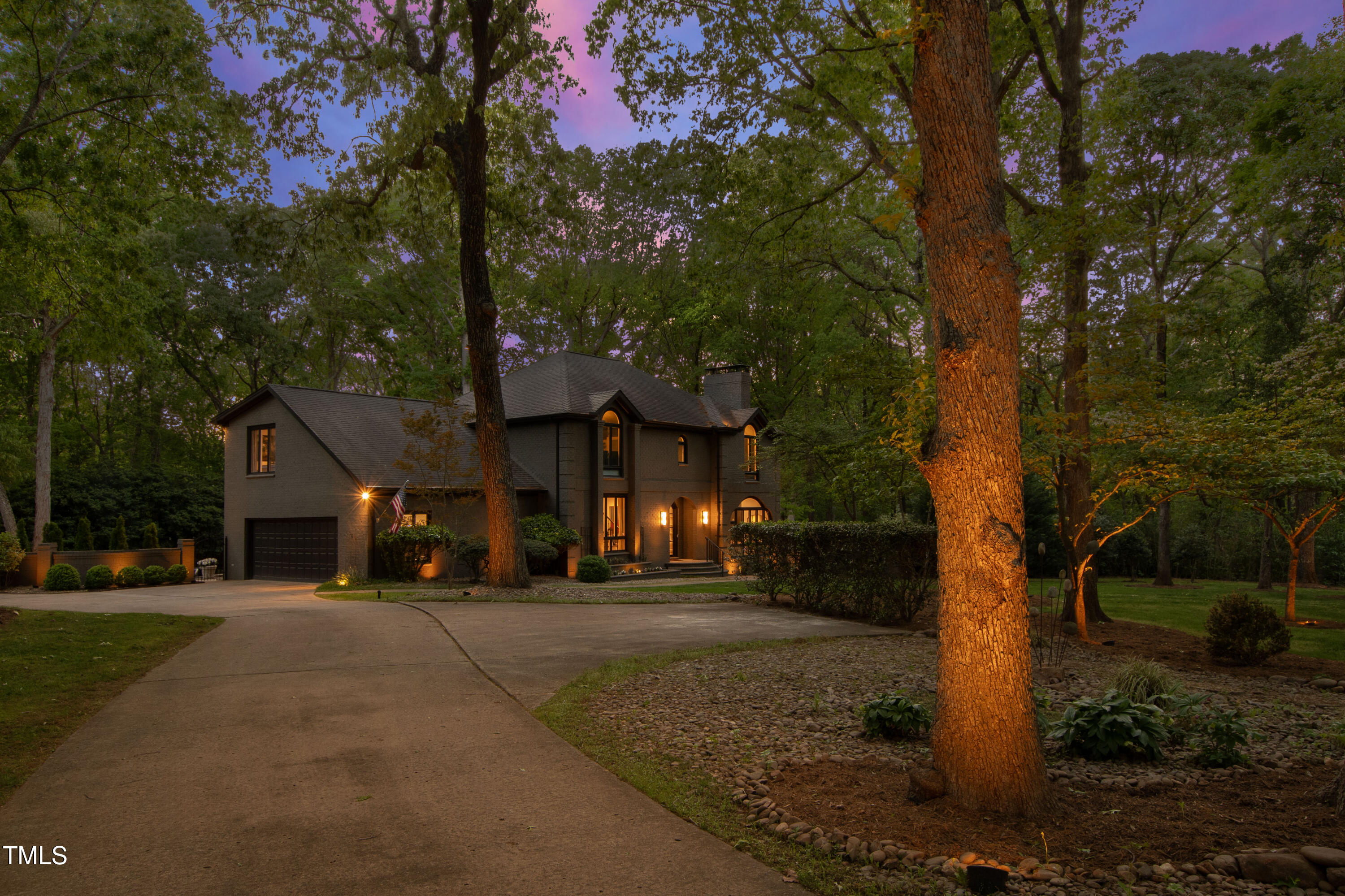 10805 The Olde Place