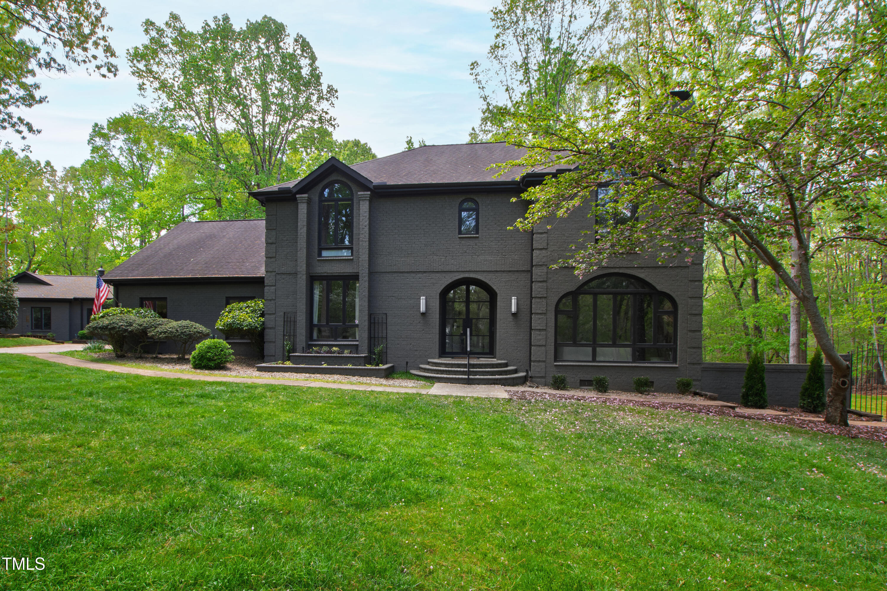 10805 The Olde Place