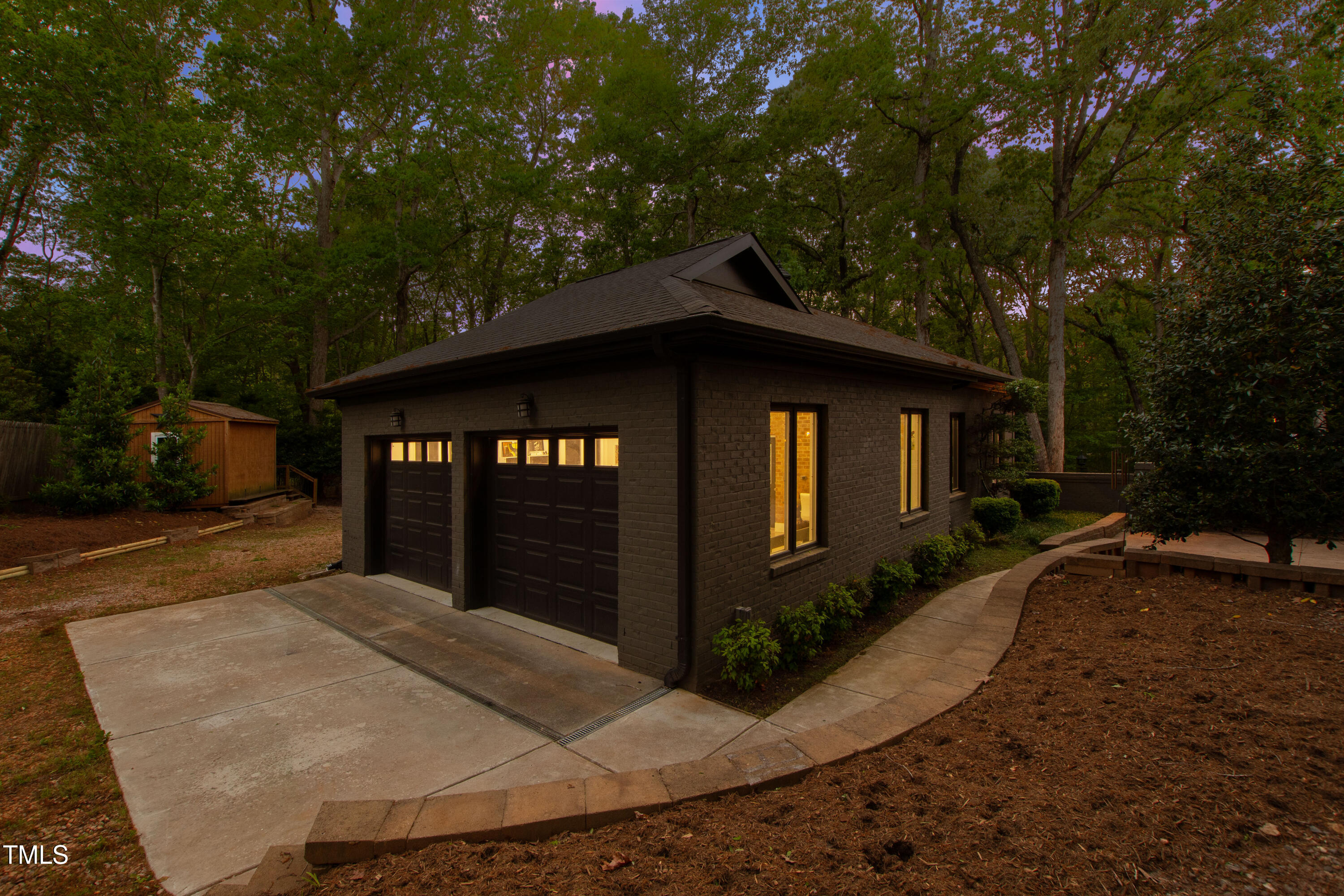 10805 The Olde Place