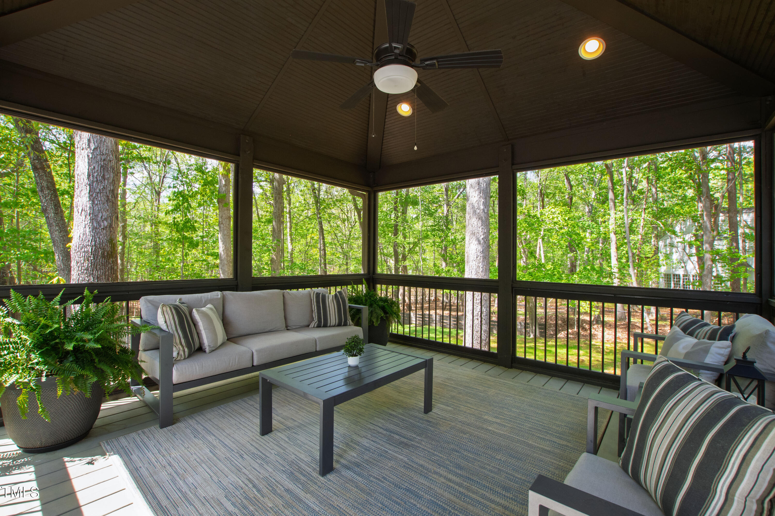 10805 The Olde Place