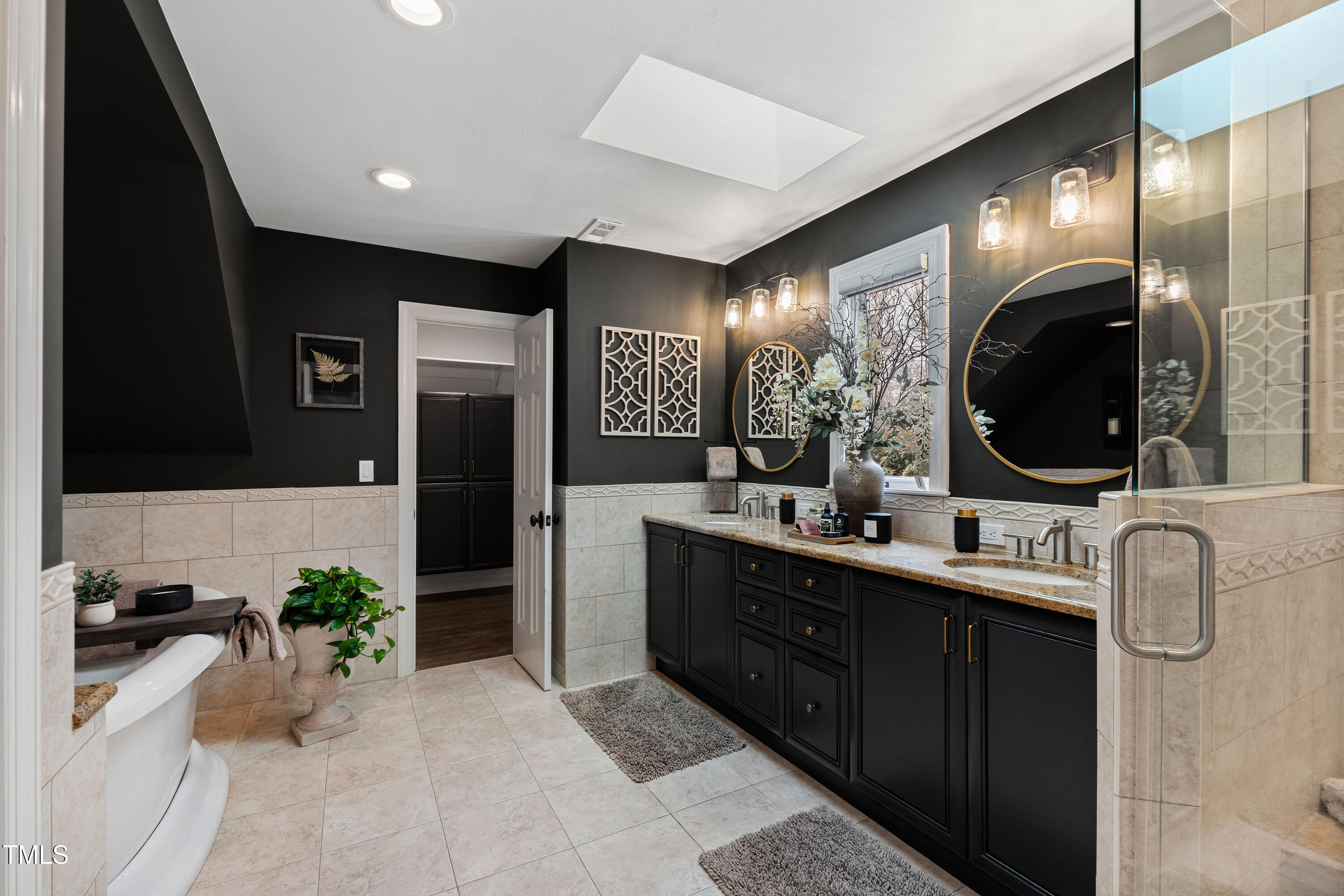 10805 The Olde Place