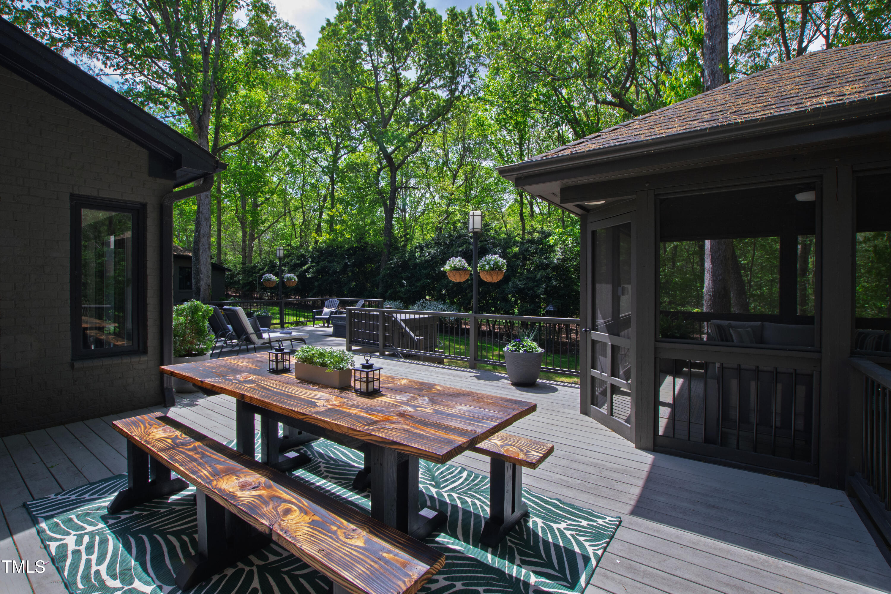 10805 The Olde Place