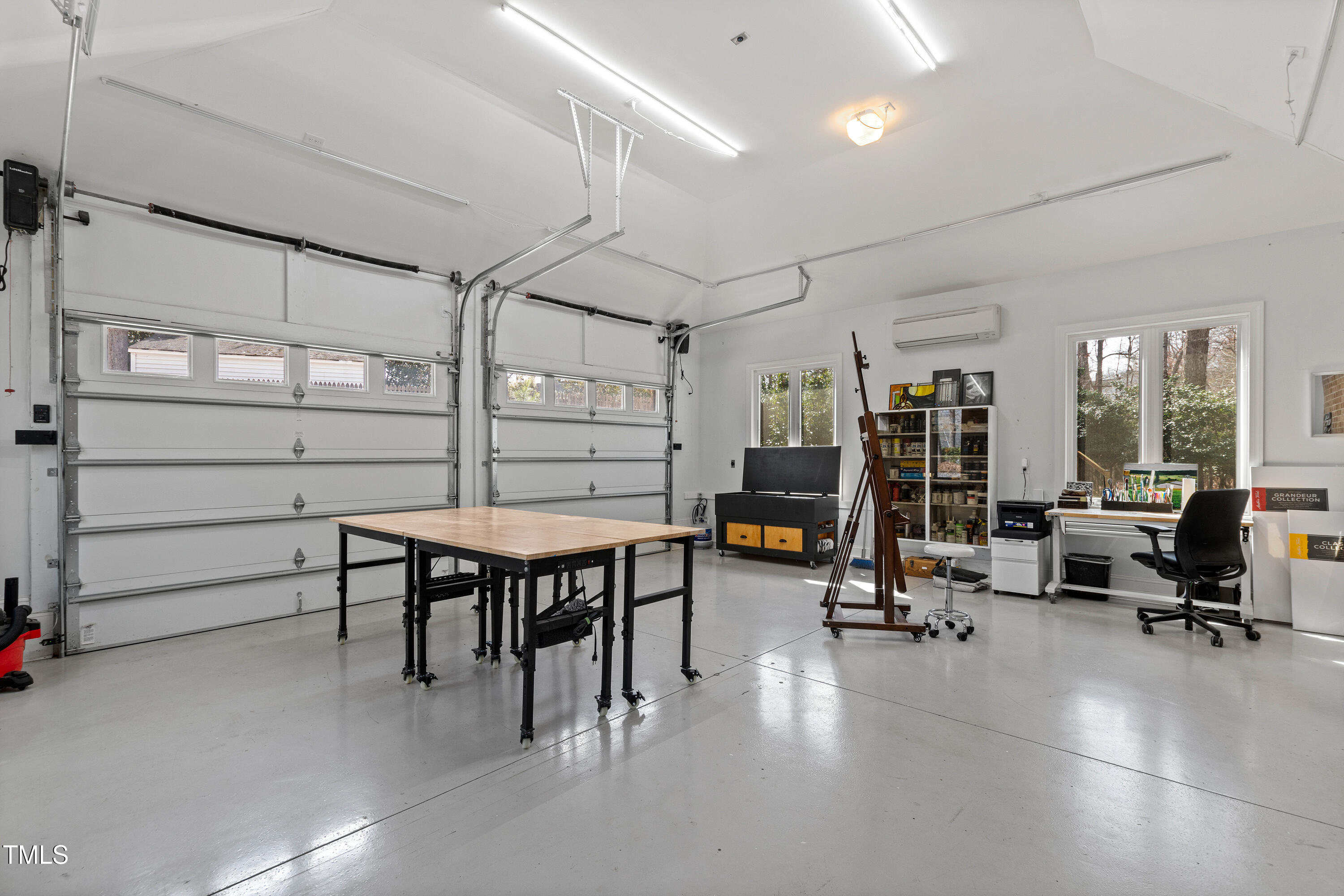 10805 The Olde Place