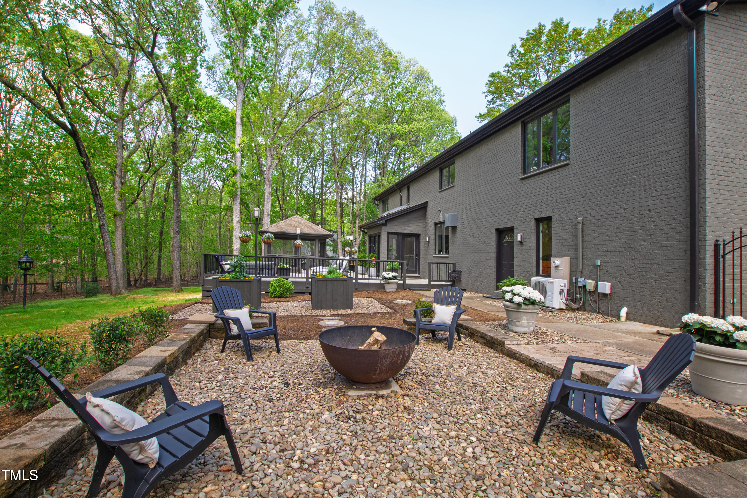 10805 The Olde Place