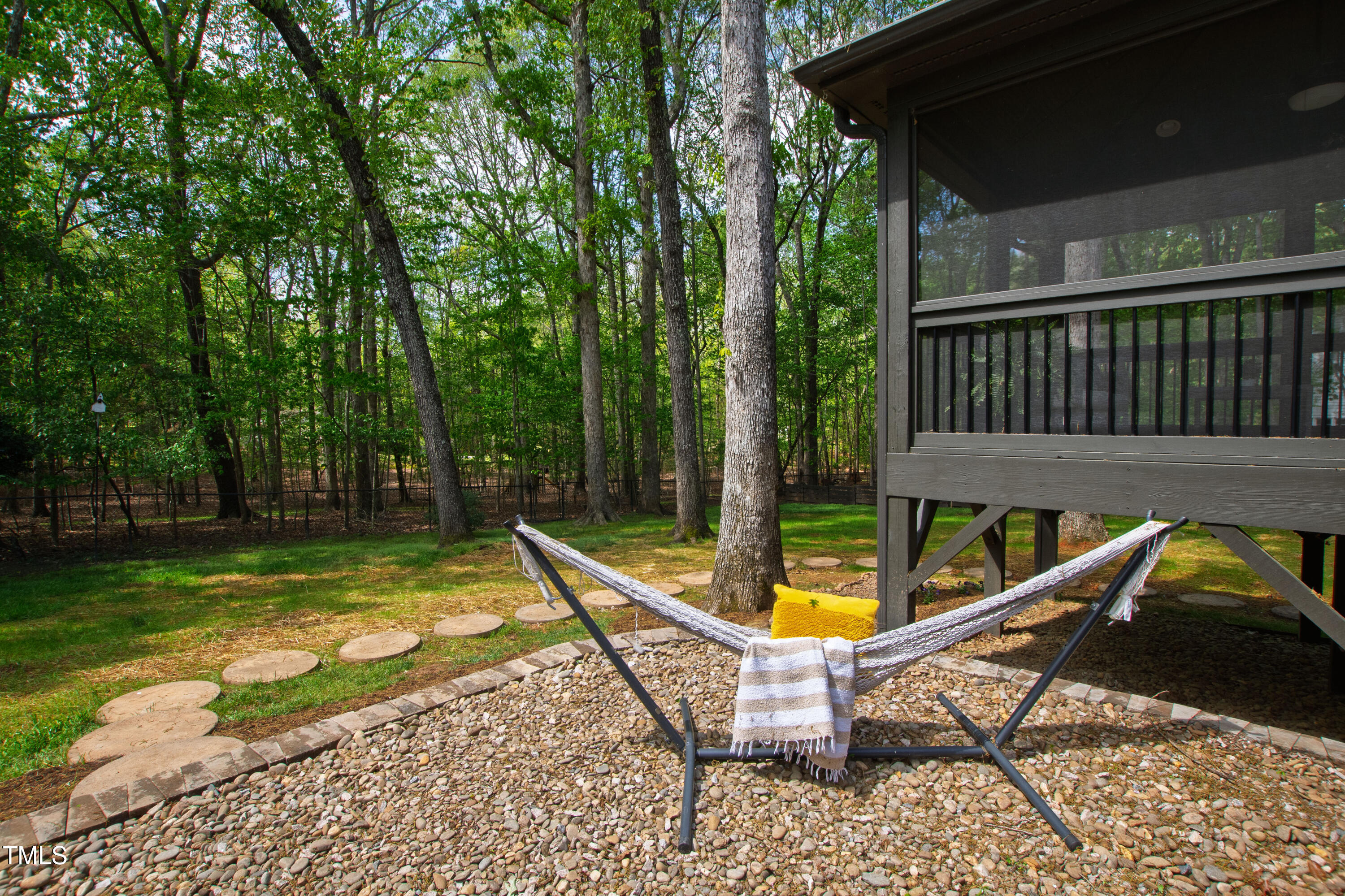 10805 The Olde Place