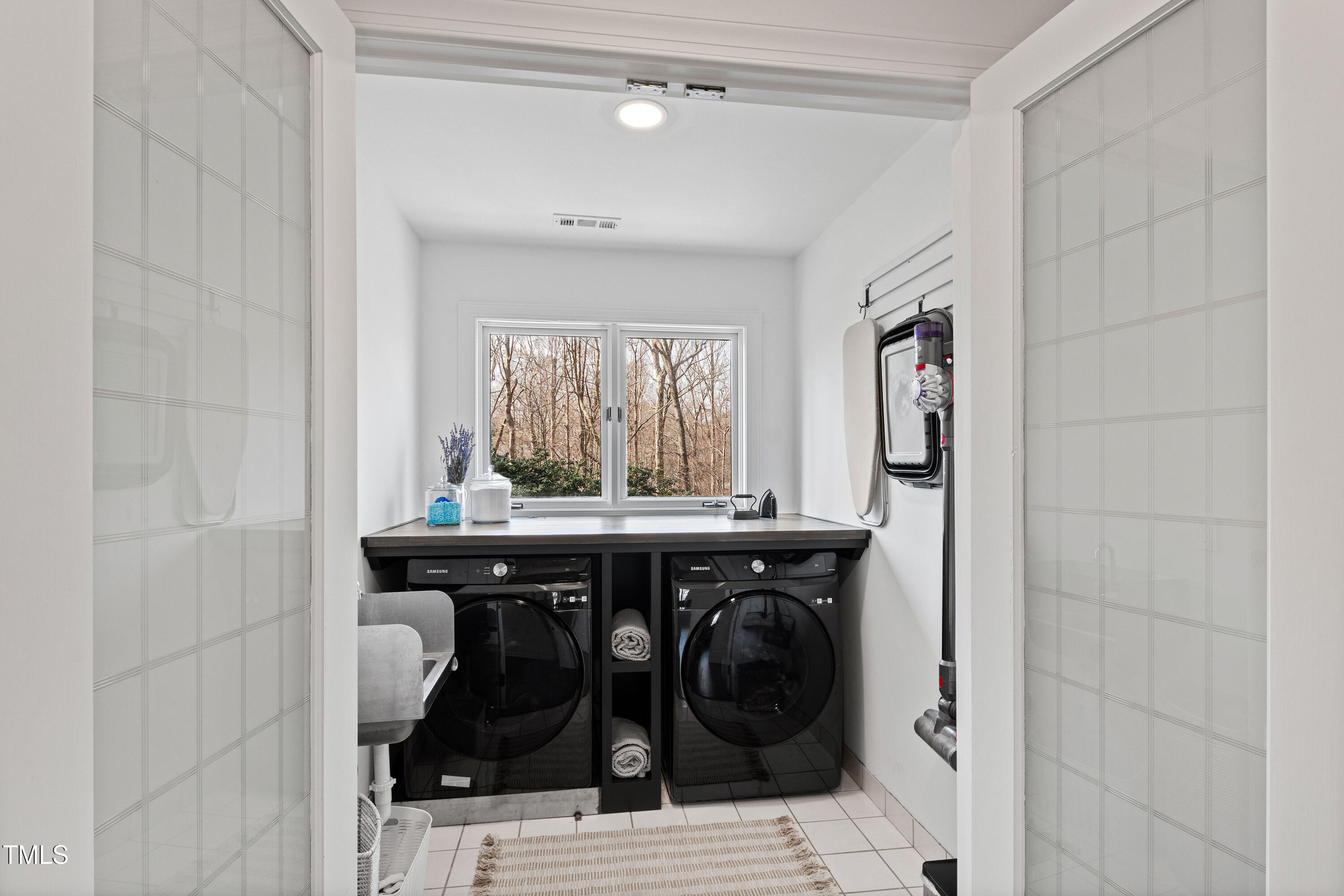 10805 The Olde Place