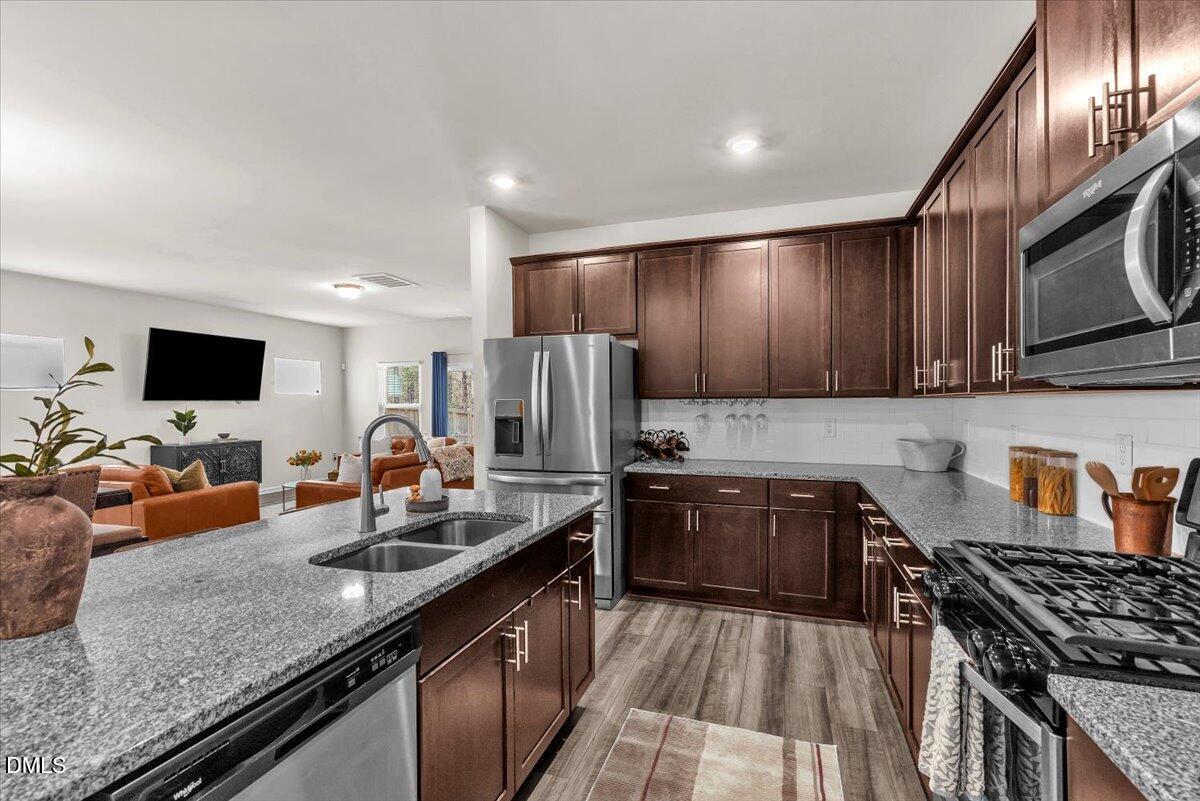 3906 Passenger Place
