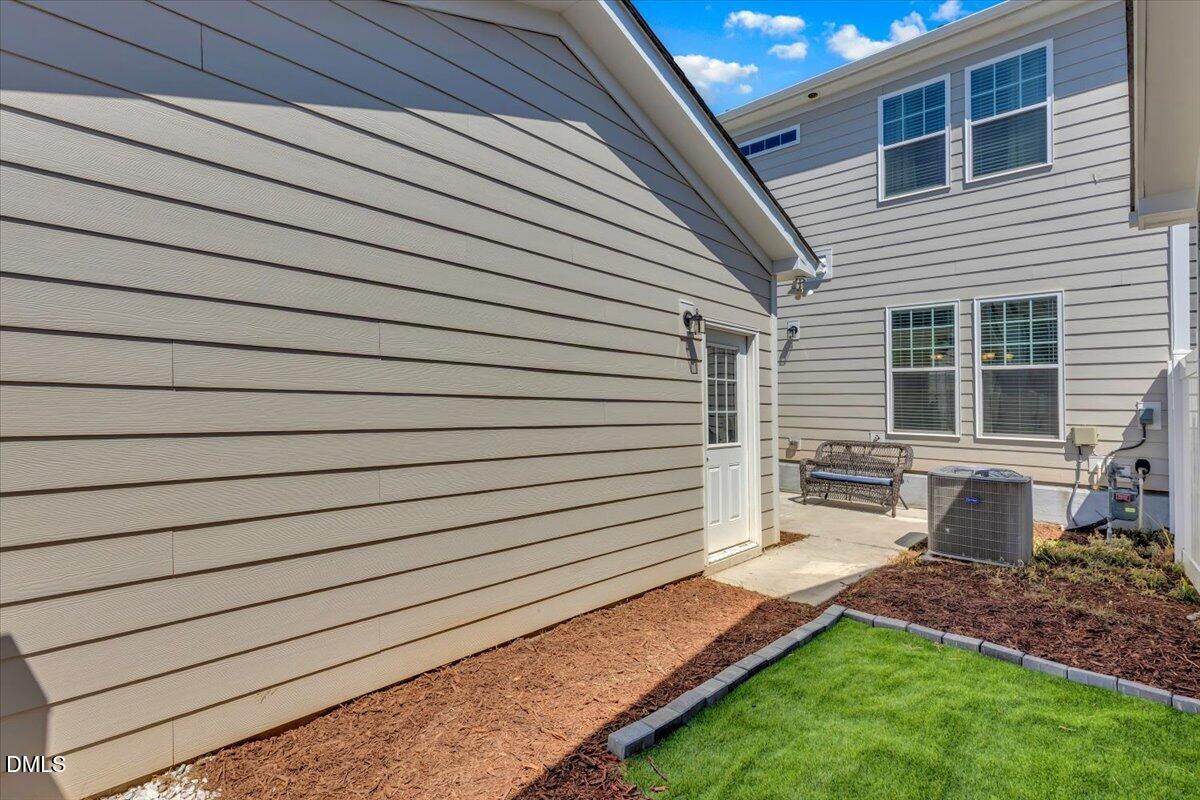 4909 Crescent Square Street