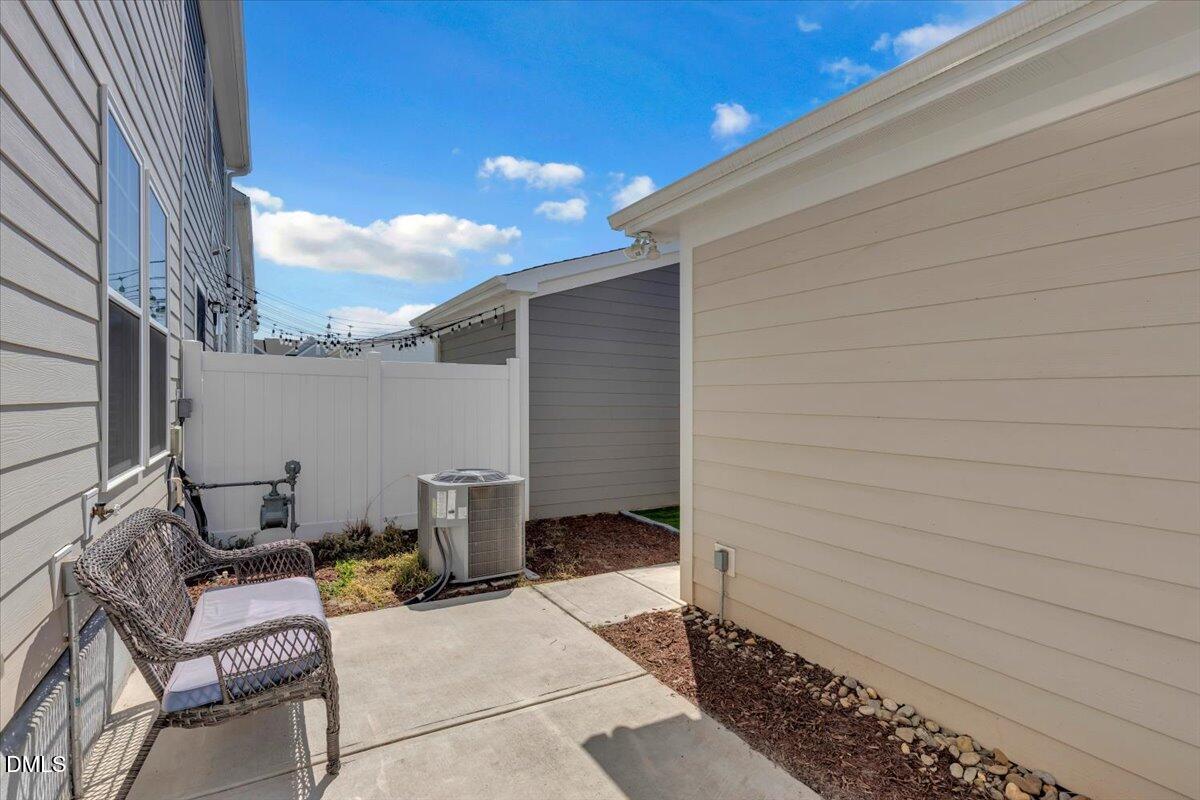 4909 Crescent Square Street