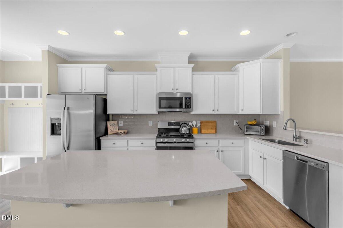 4909 Crescent Square Street