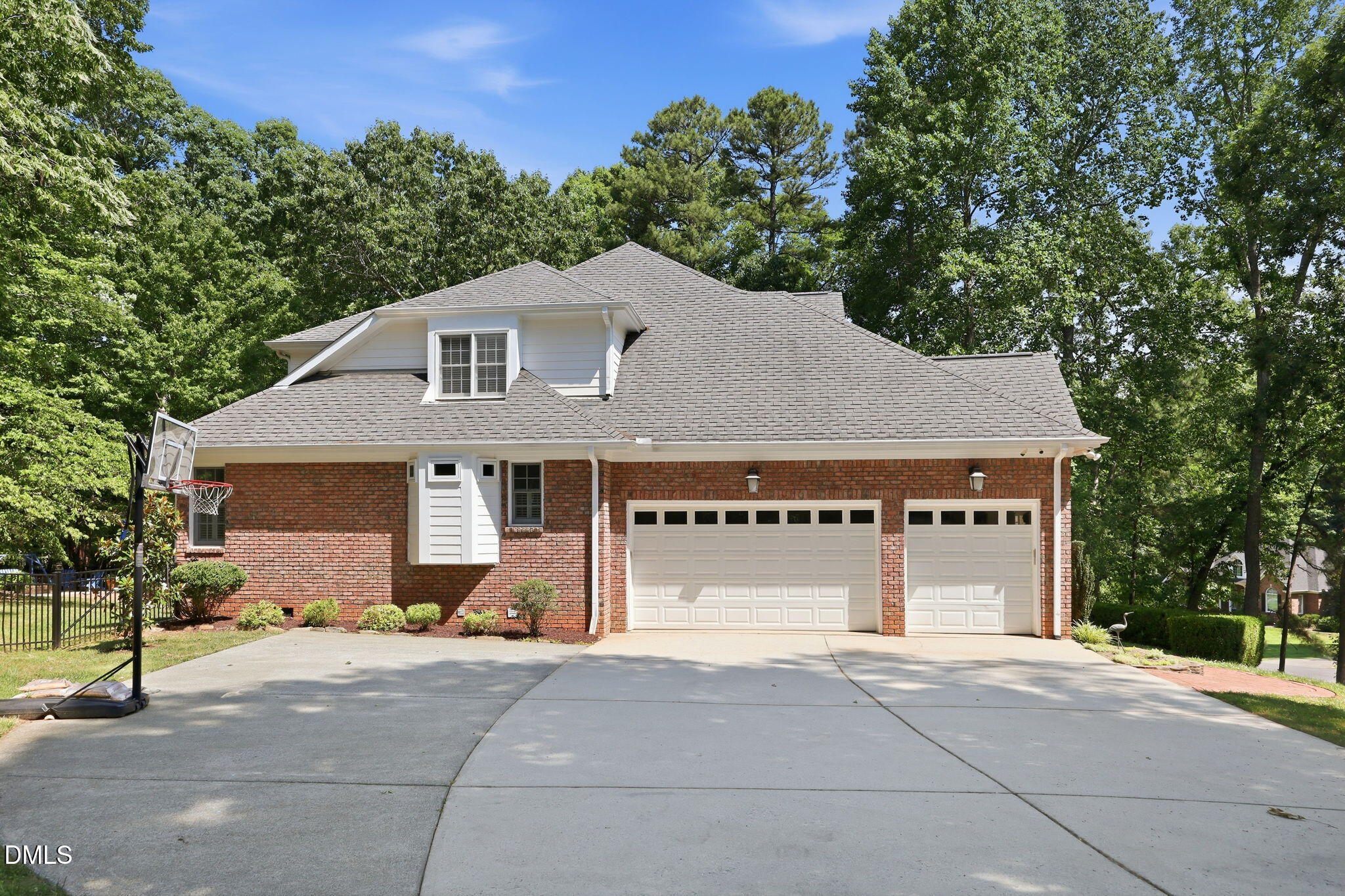 6 King William Court