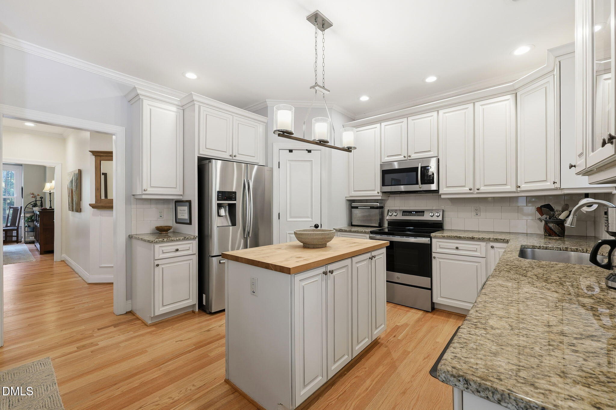 6 King William Court
