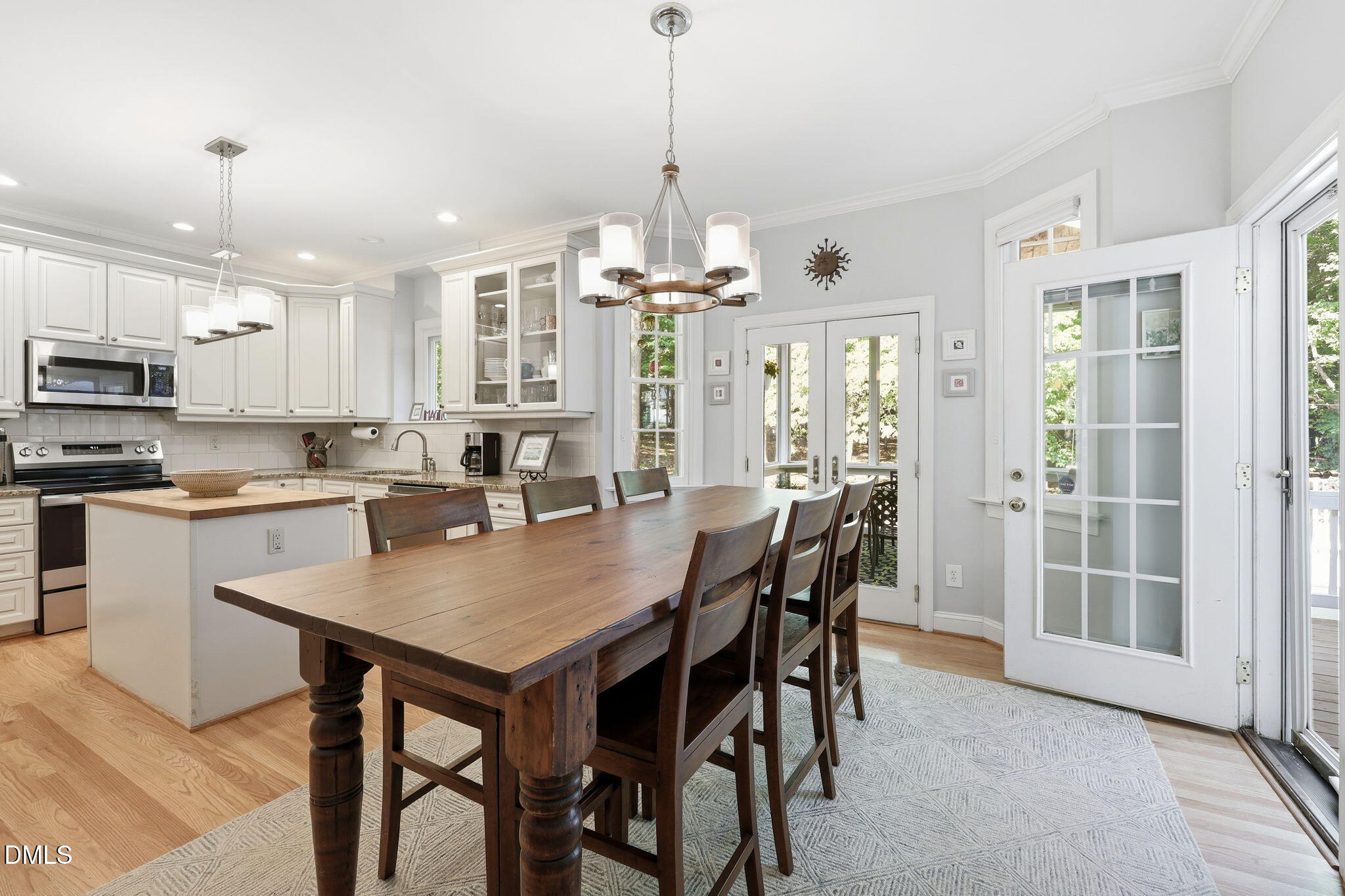 6 King William Court