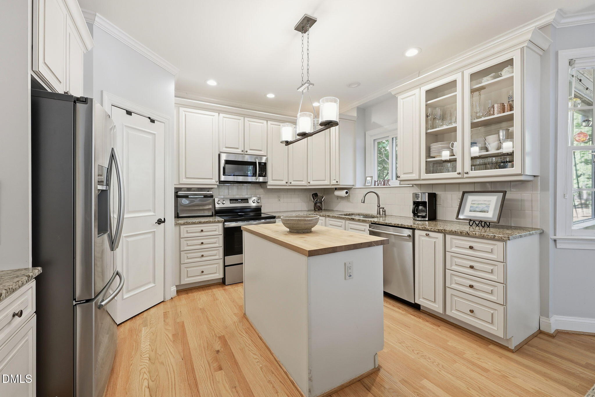 6 King William Court