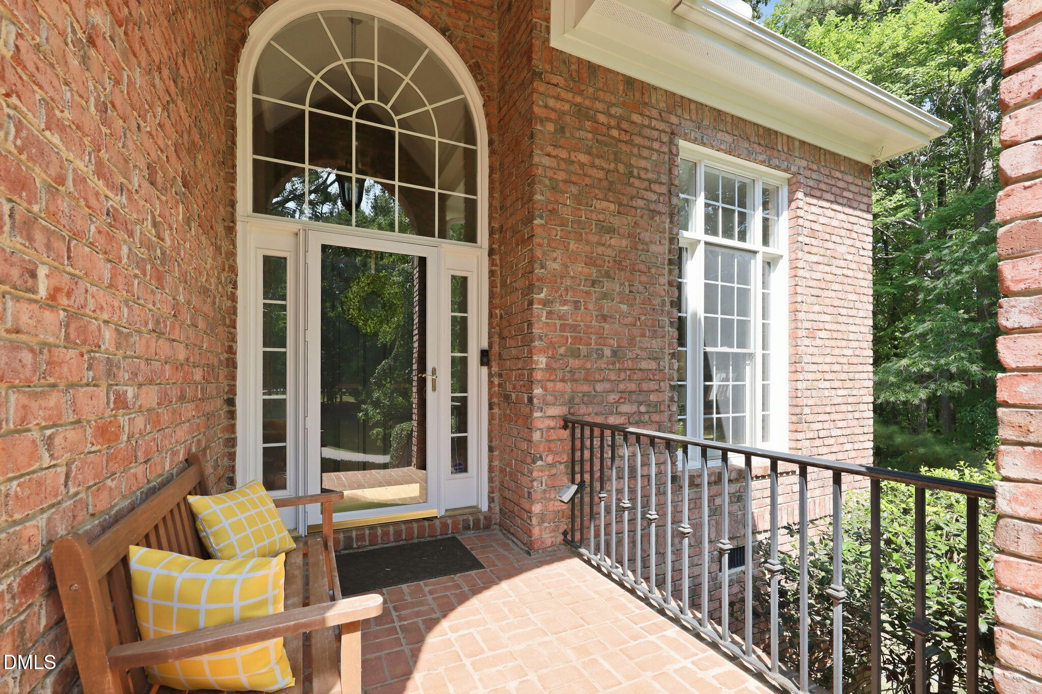 6 King William Court