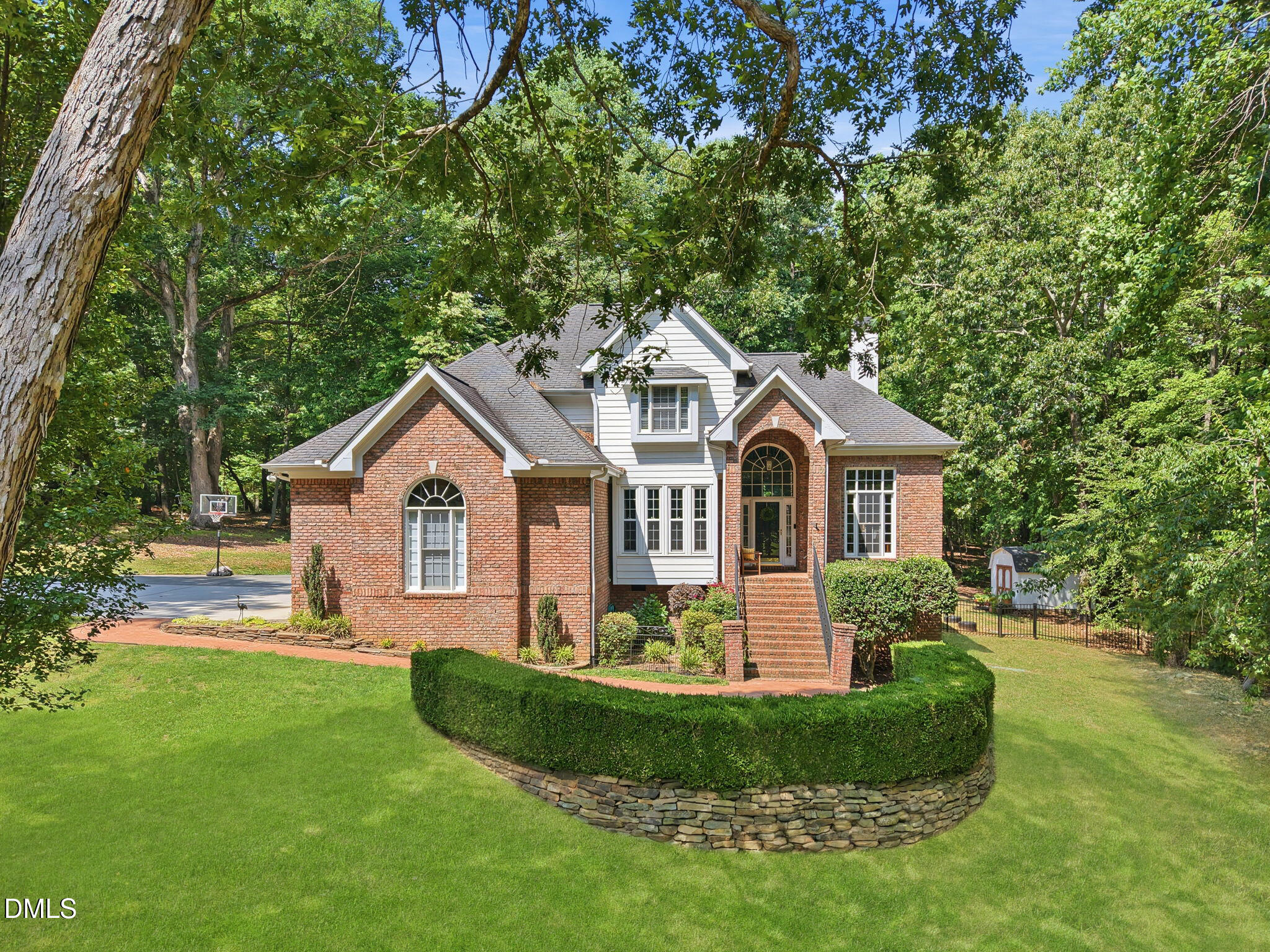 6 King William Court