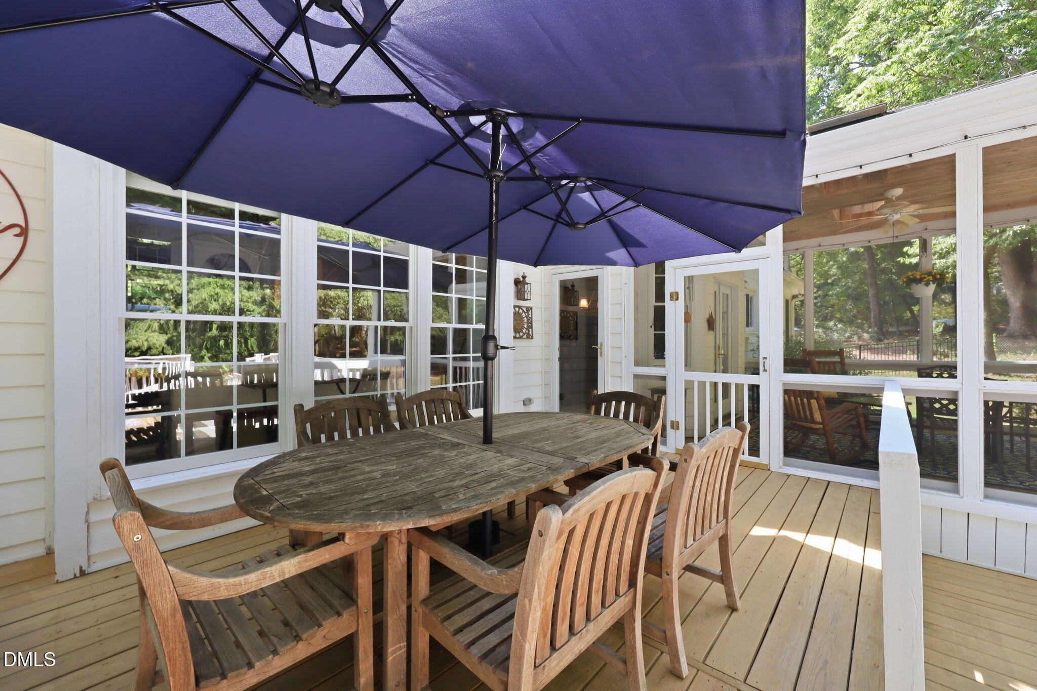 6 King William Court