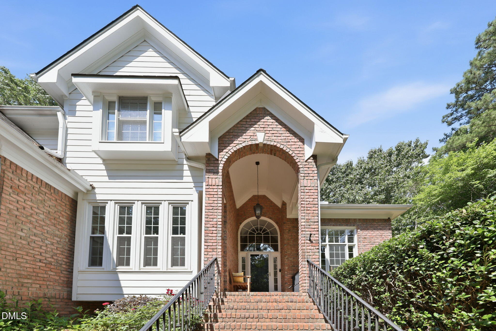 6 King William Court