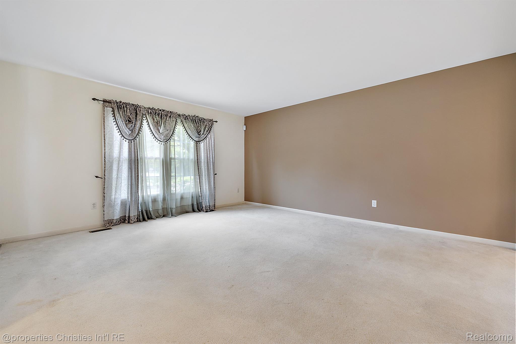 1211 Andover Drive