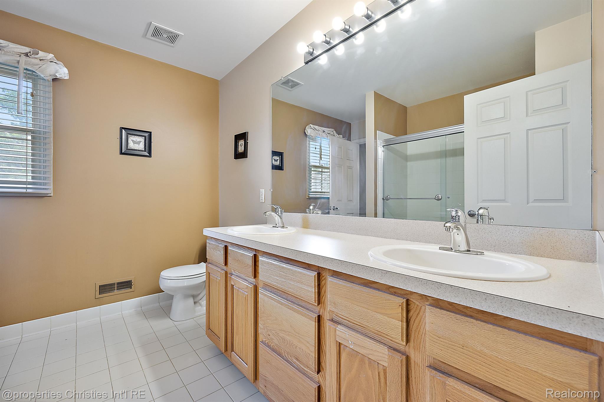 1211 Andover Drive
