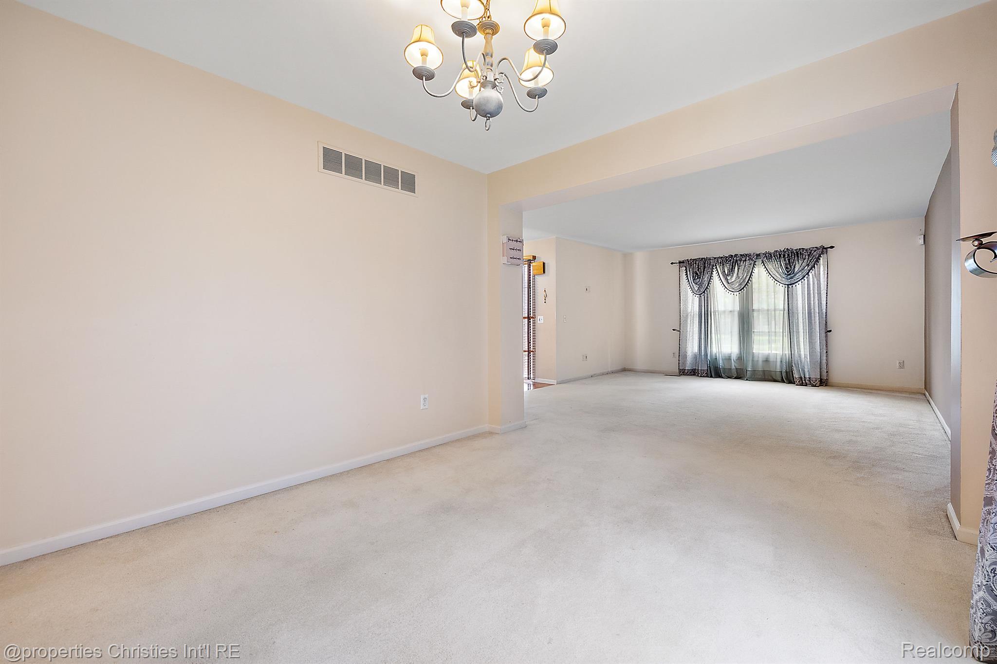 1211 Andover Drive