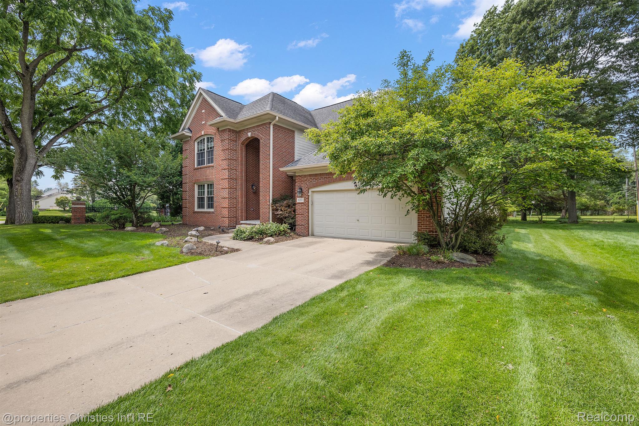 1211 Andover Drive