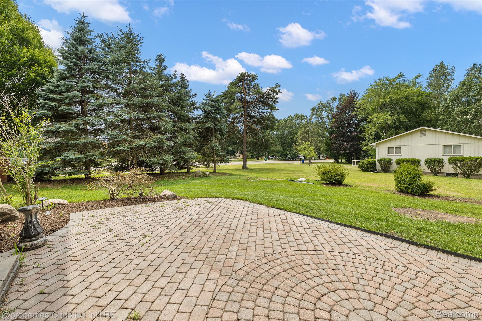 1211 Andover Drive