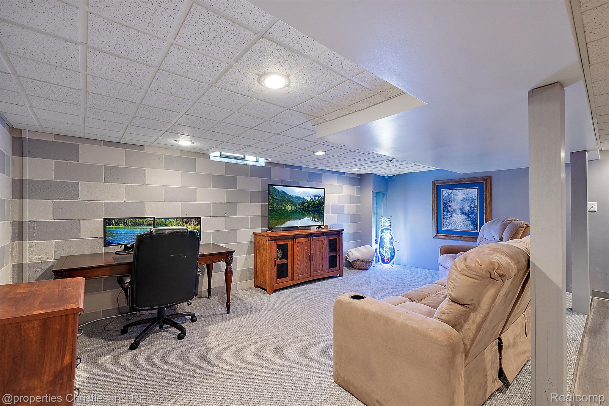 12102 Hines Court