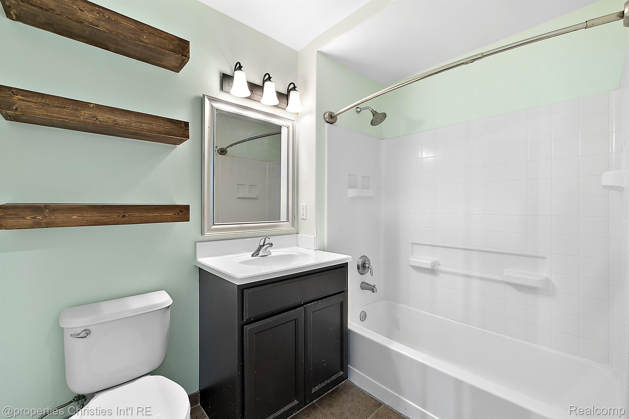111 N Ashley Street 513
