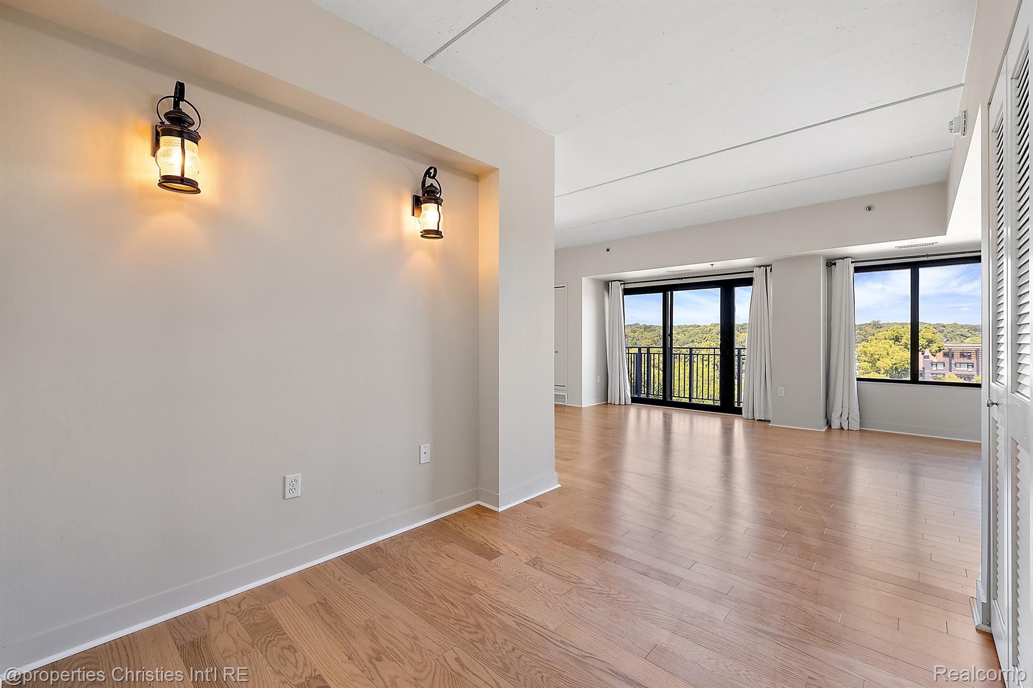 111 N Ashley Street 513