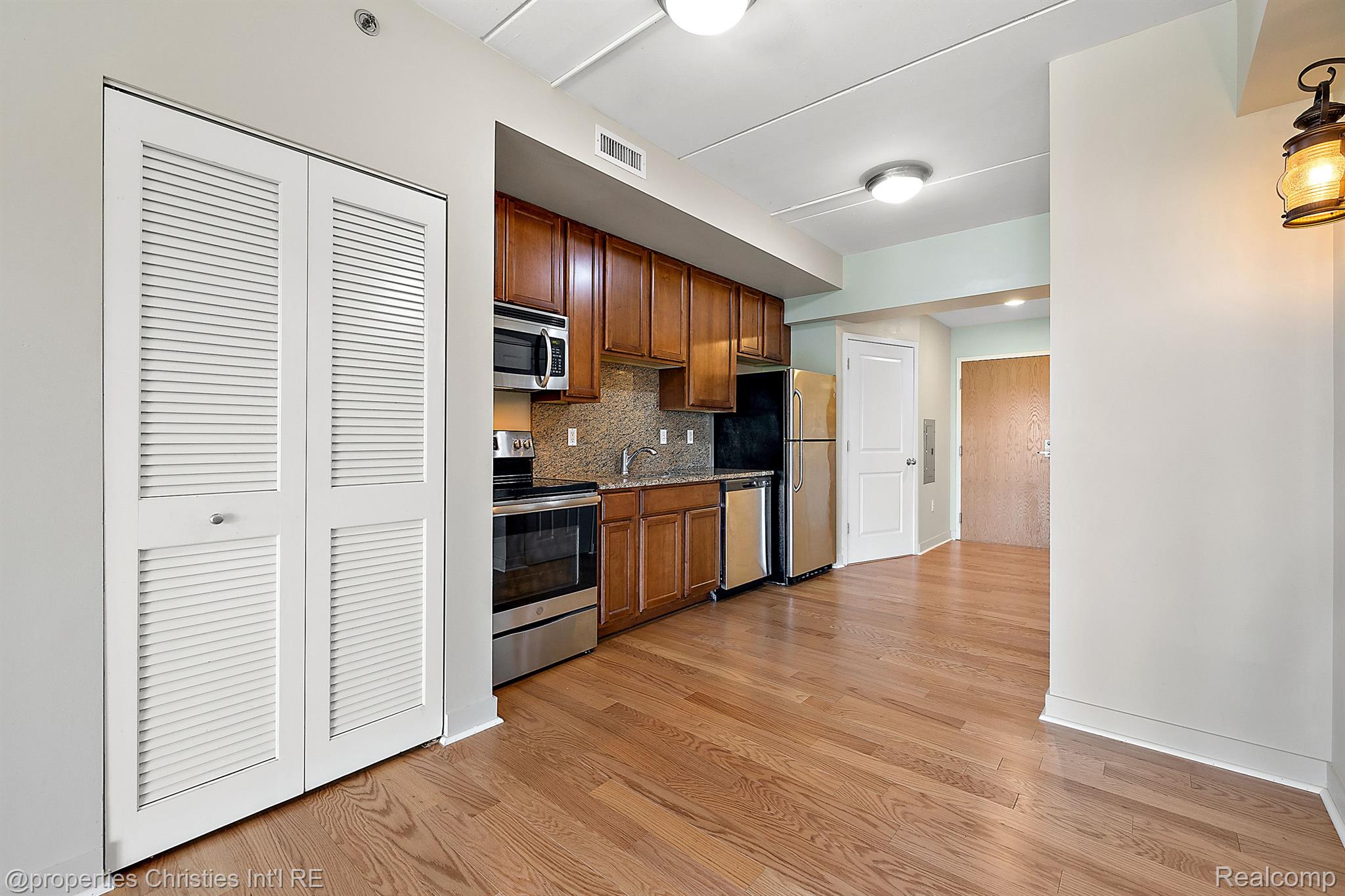 111 N Ashley Street 513