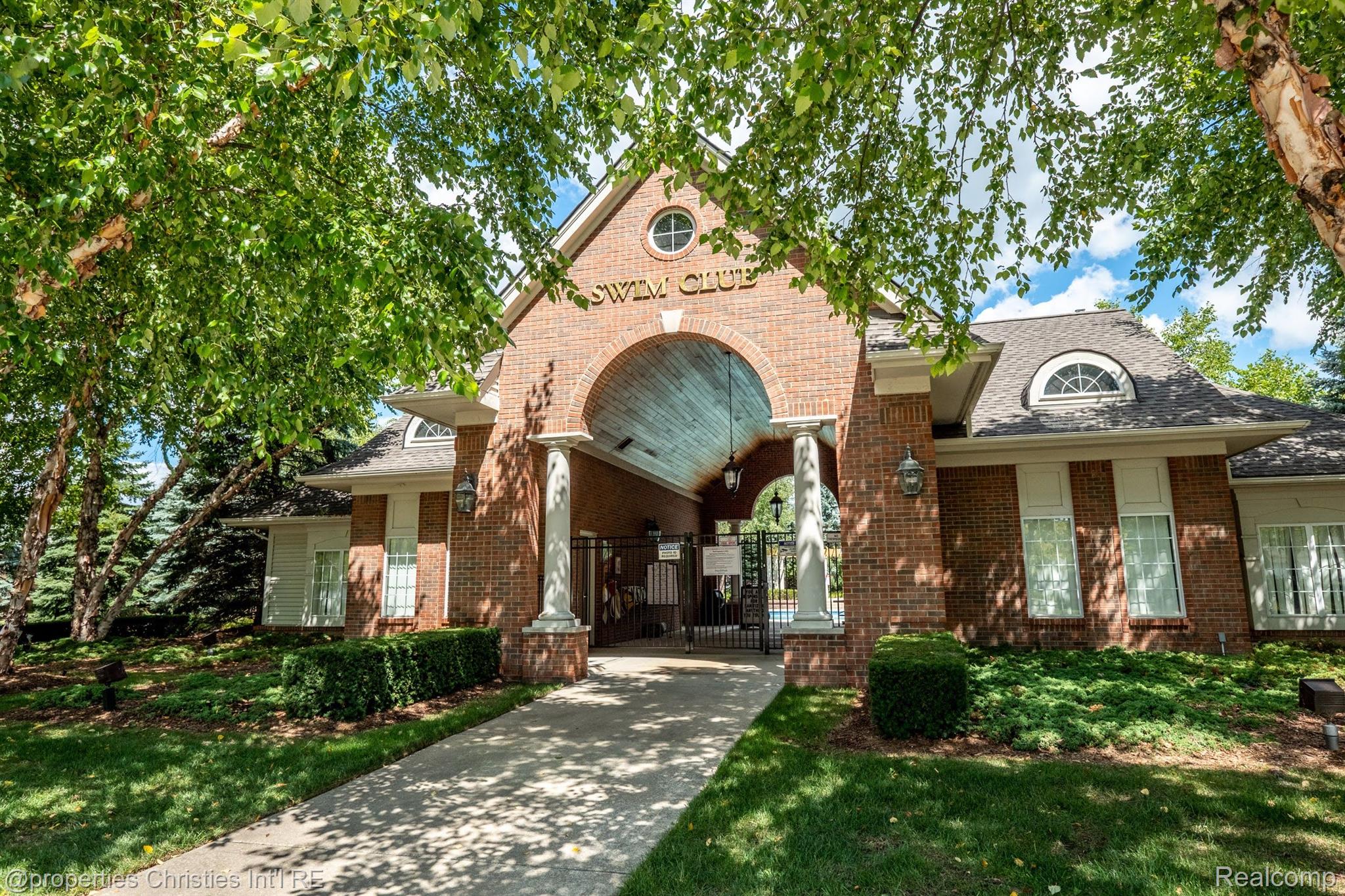 28203 CHESAPEAKE Circle