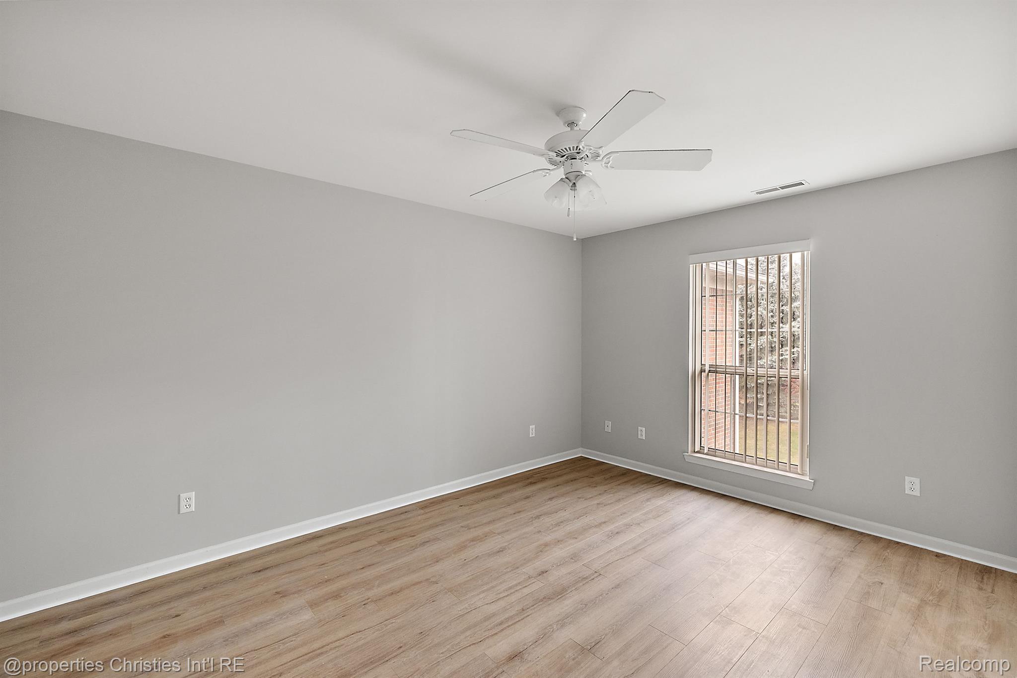 28203 CHESAPEAKE Circle