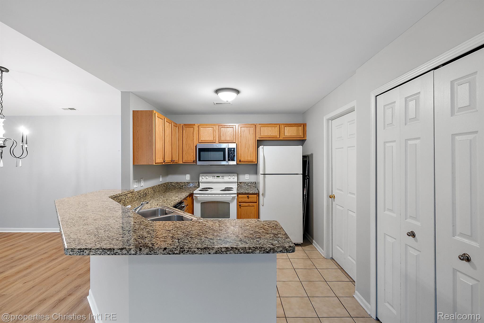 28203 CHESAPEAKE Circle