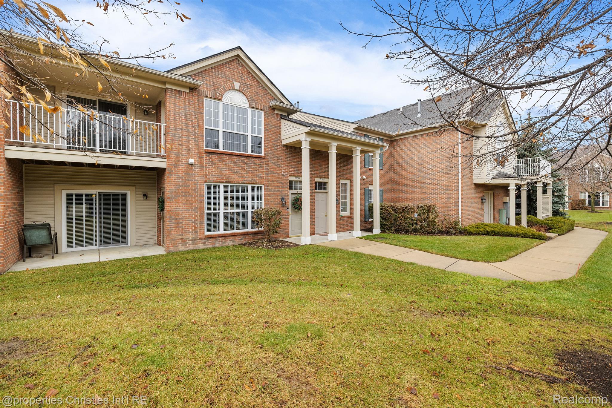 28203 CHESAPEAKE Circle