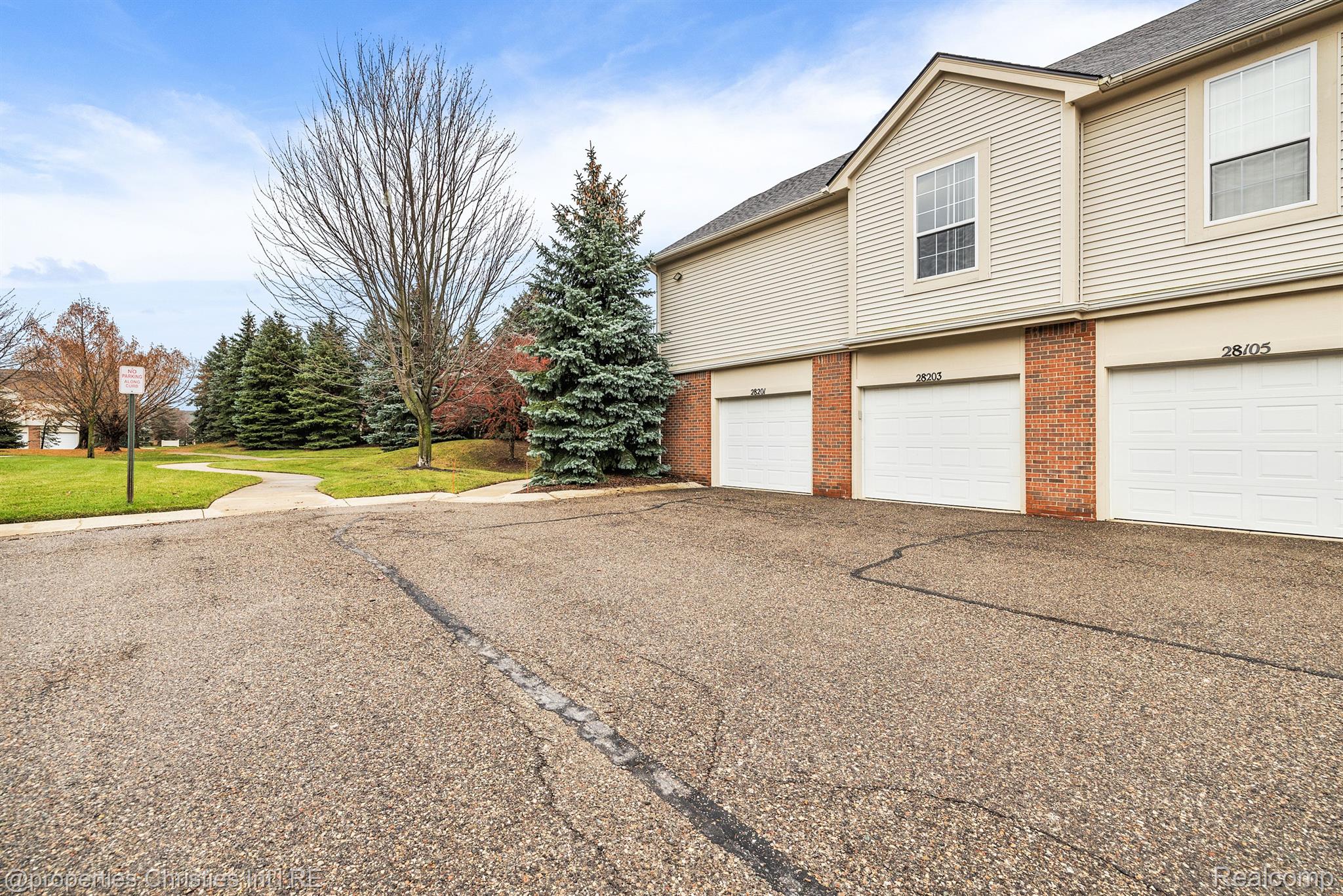 28203 CHESAPEAKE Circle