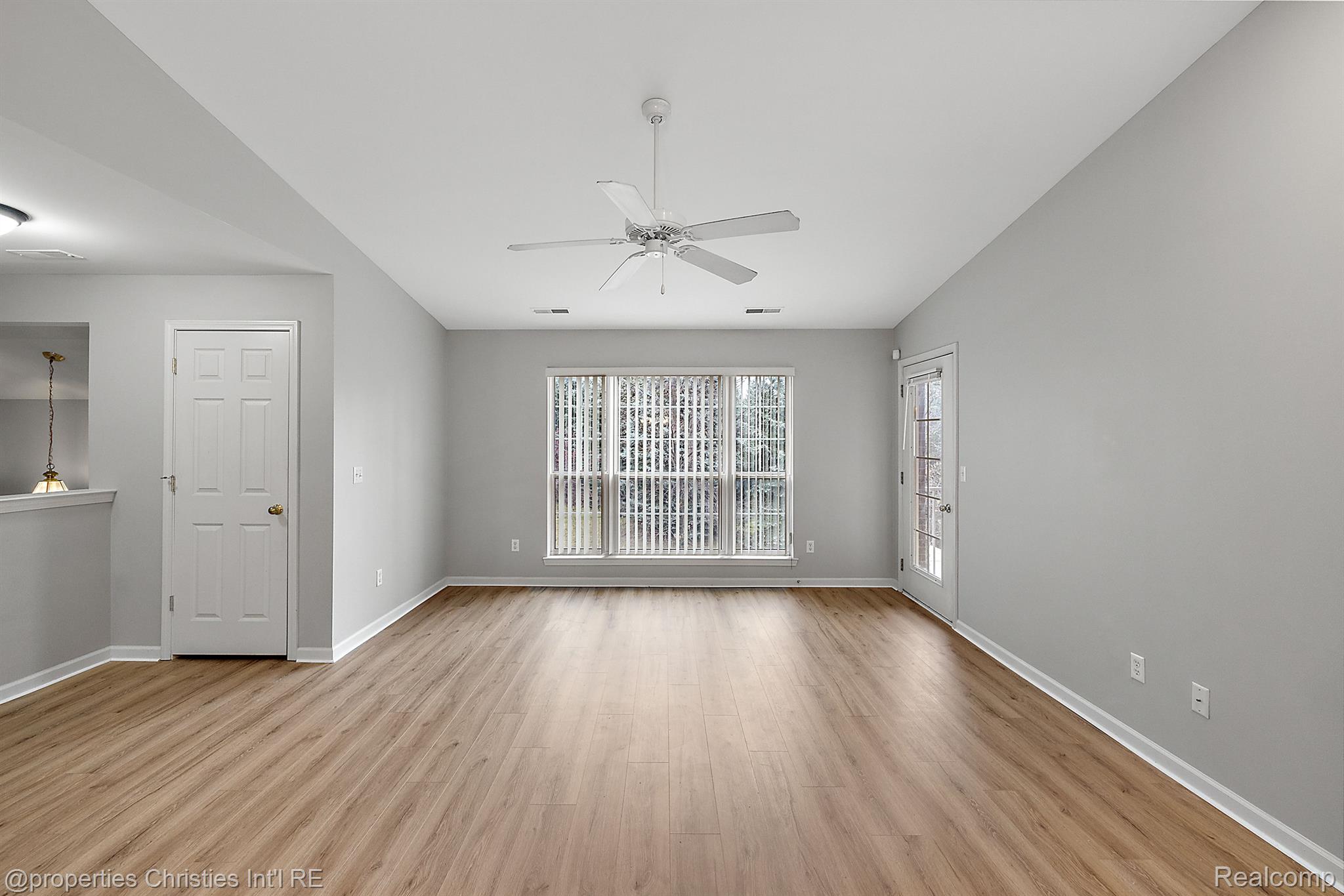 28203 CHESAPEAKE Circle