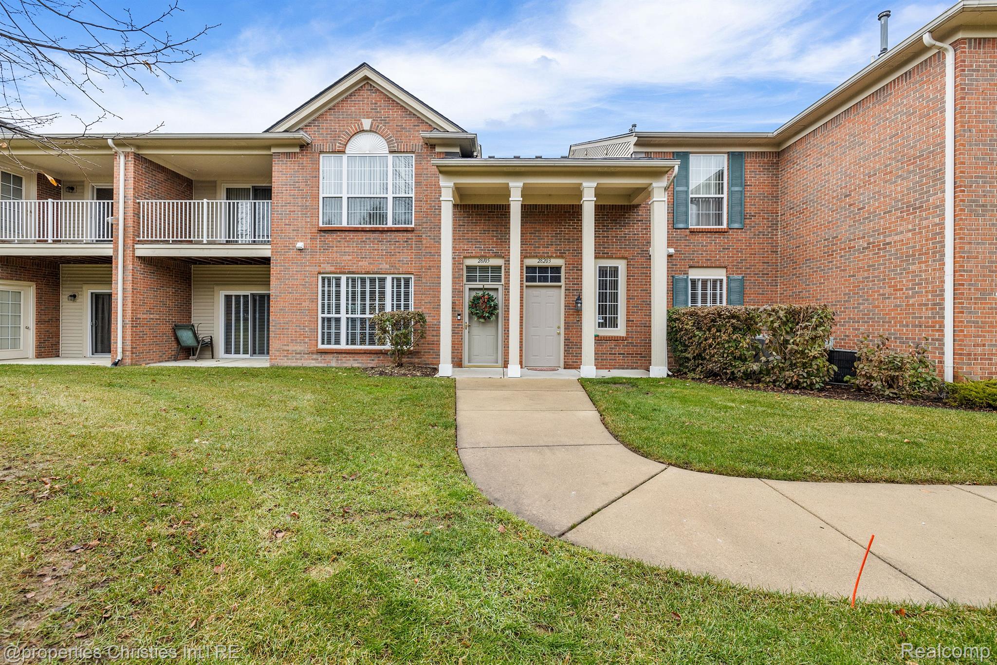 28203 CHESAPEAKE Circle