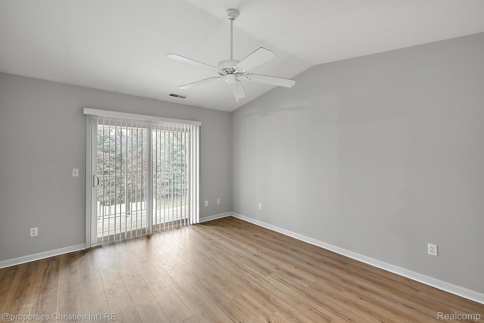 28203 CHESAPEAKE Circle