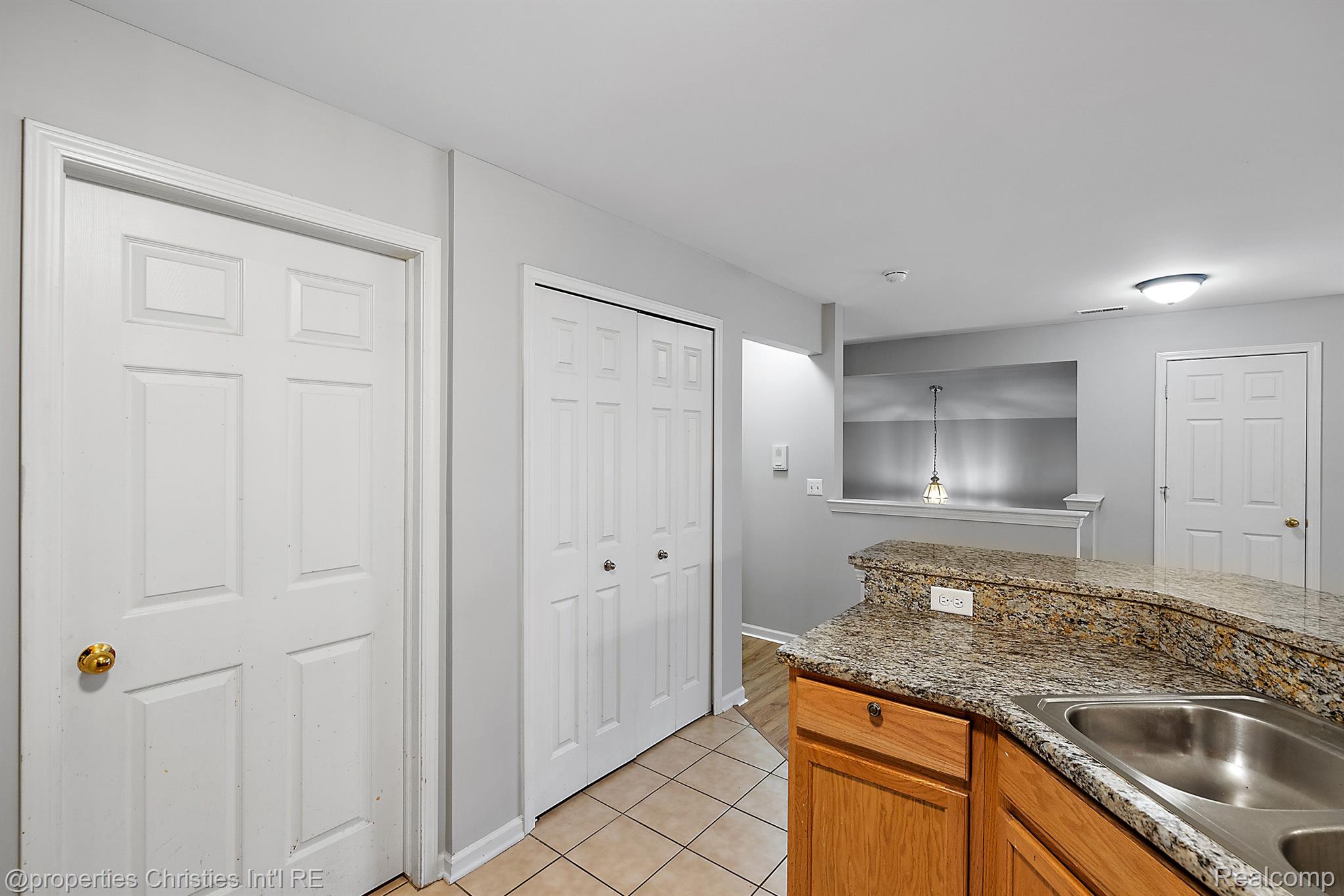 28203 CHESAPEAKE Circle