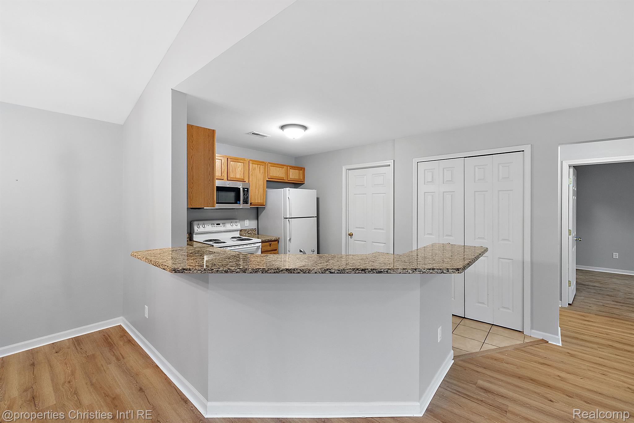 28203 CHESAPEAKE Circle